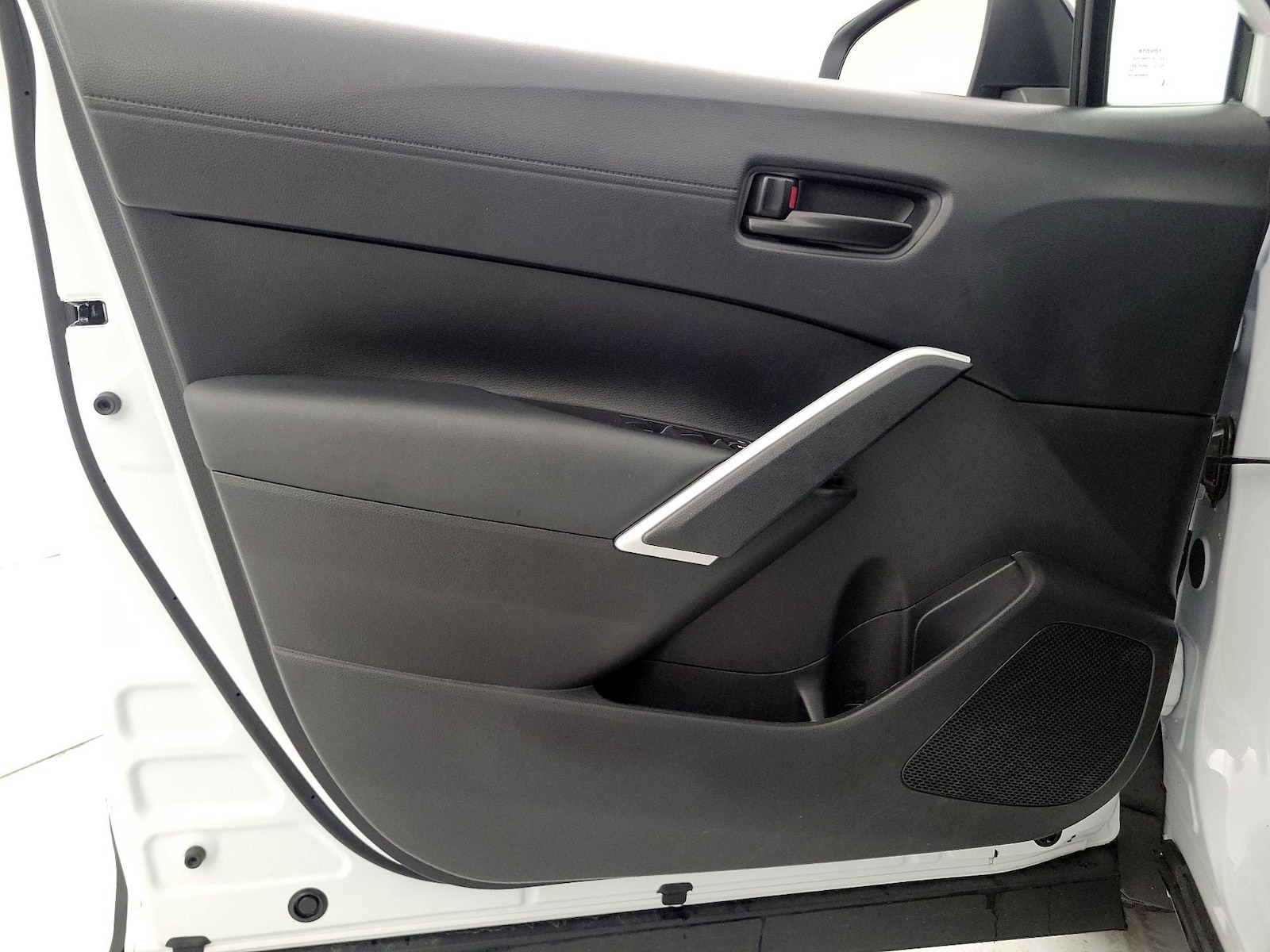 2025 Toyota Corolla Cross SE - Photo 13