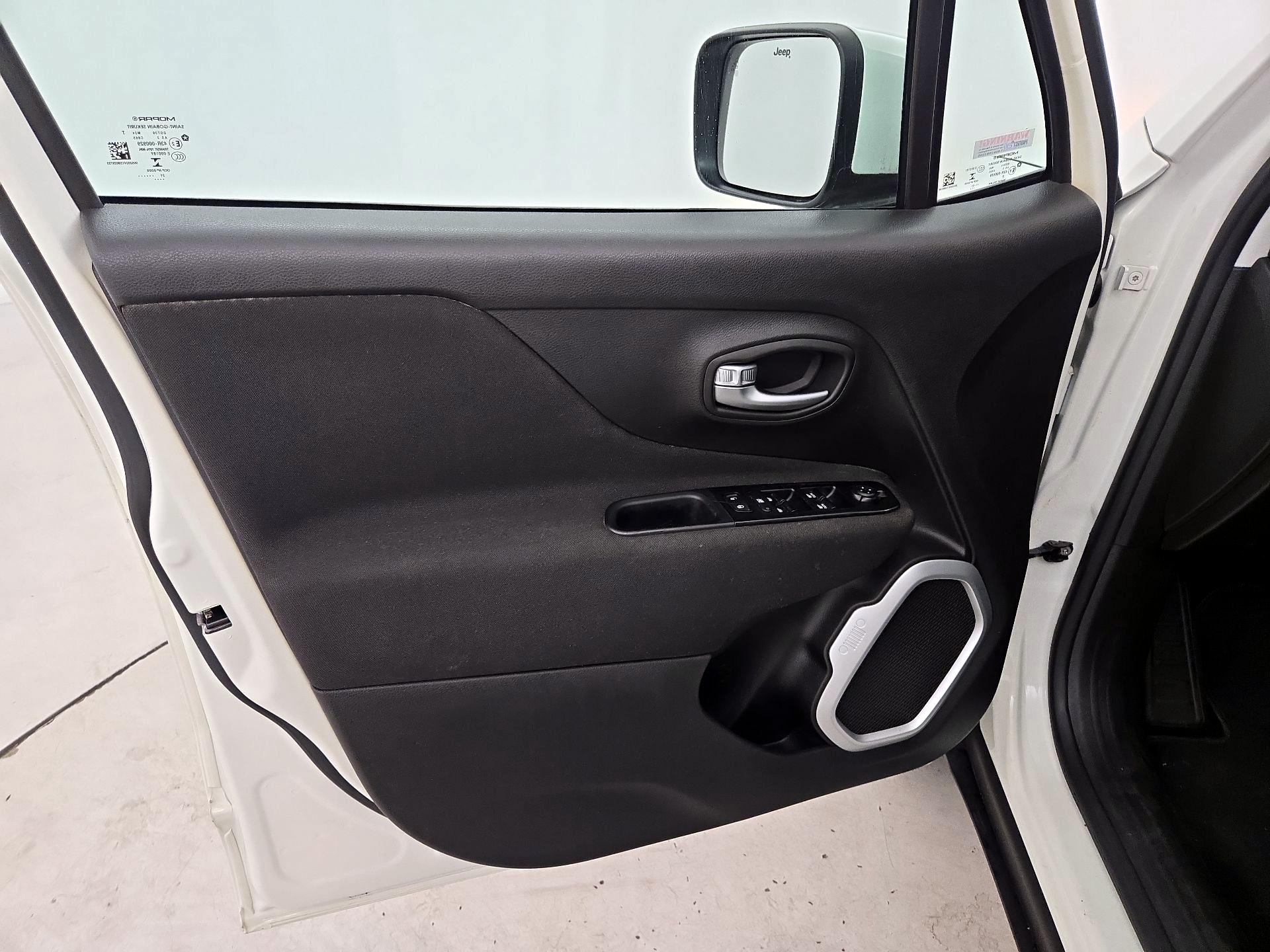 Thumbnail: 2021 Jeep Renegade - 12