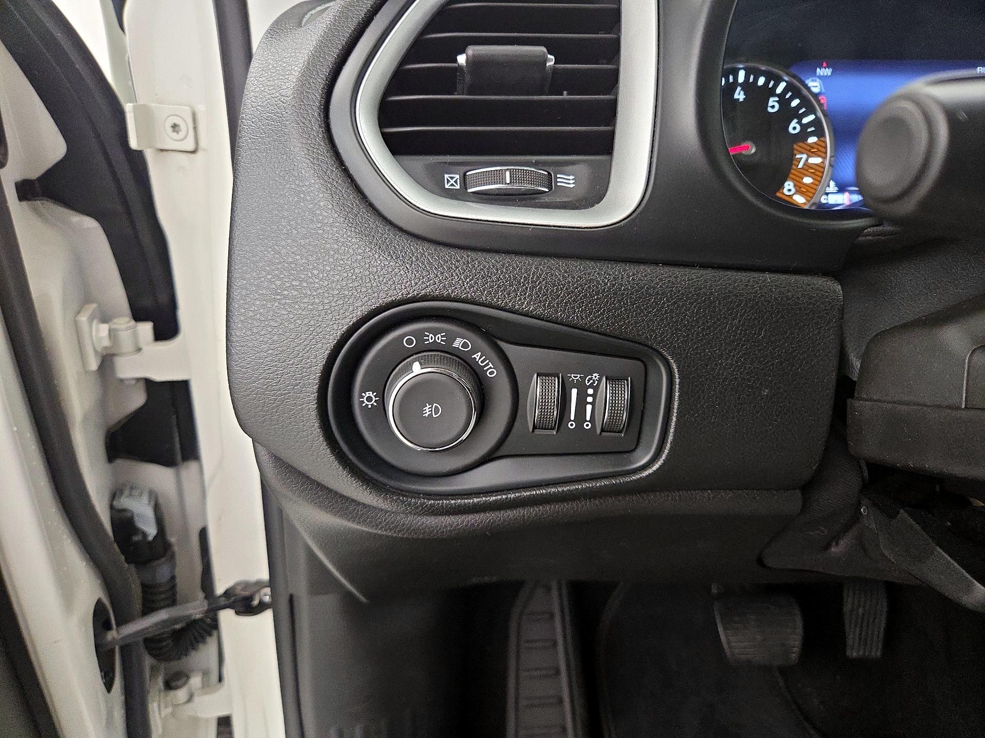 Thumbnail: 2021 Jeep Renegade - 13