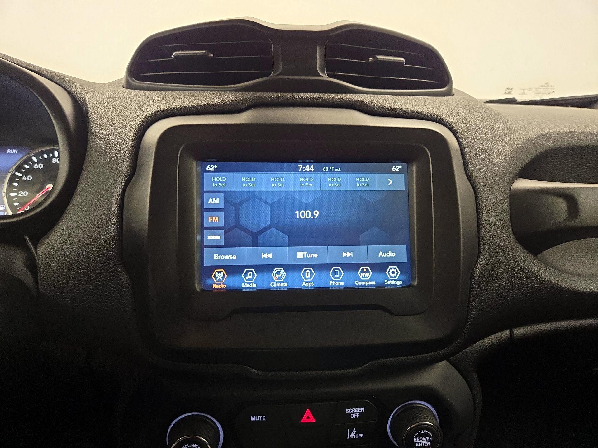 Thumbnail: 2021 Jeep Renegade - 15