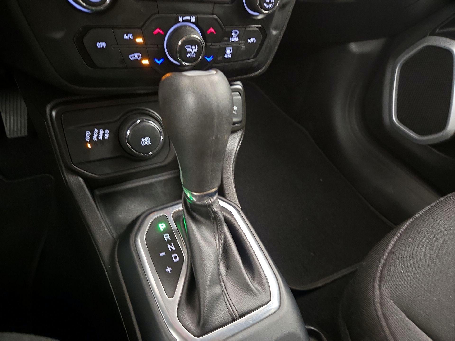 Thumbnail: 2021 Jeep Renegade - 17