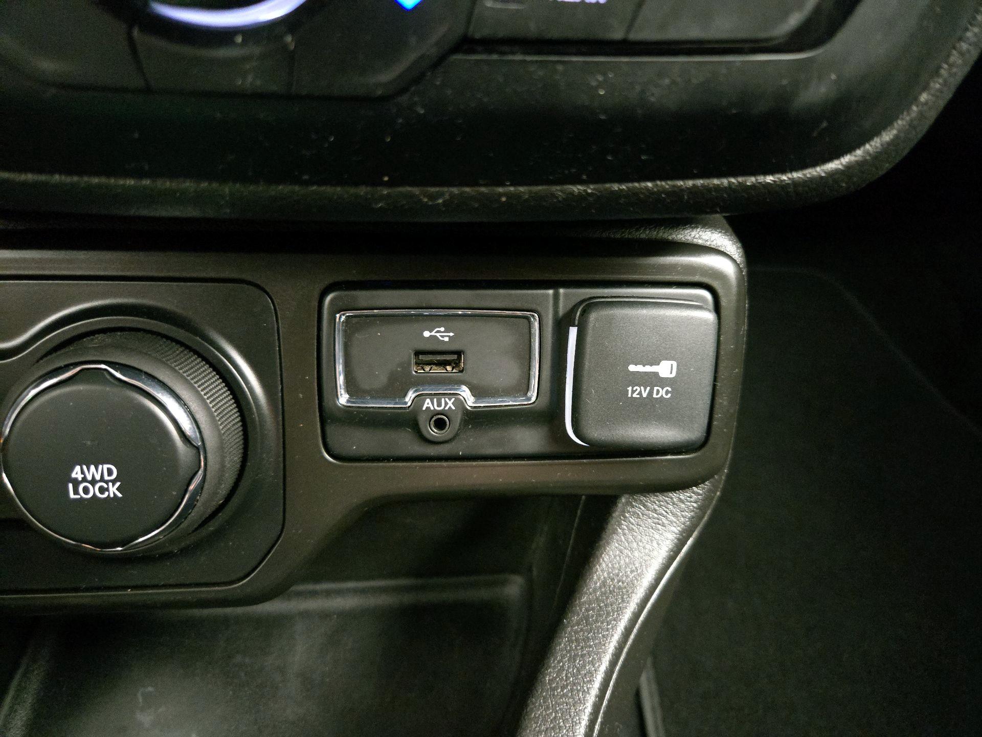 Thumbnail: 2021 Jeep Renegade - 18
