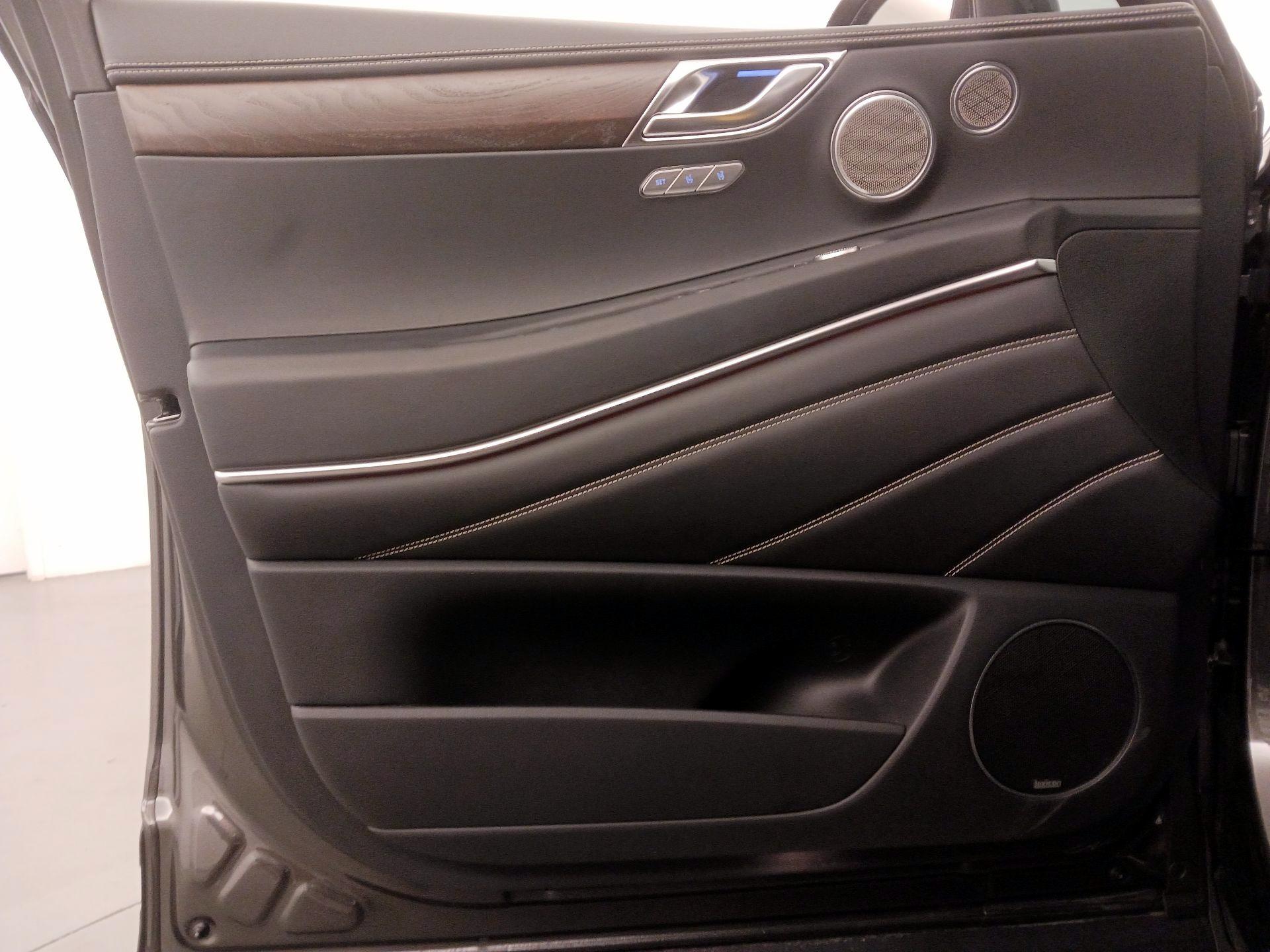 Thumbnail: 2024 Genesis GV80 - 12
