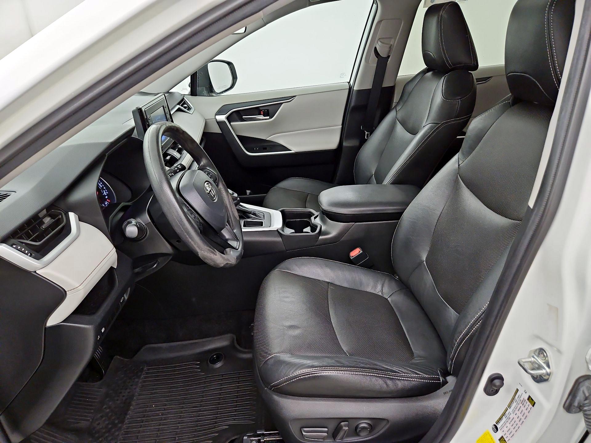 Thumbnail: 2021 Toyota RAV4 - 9