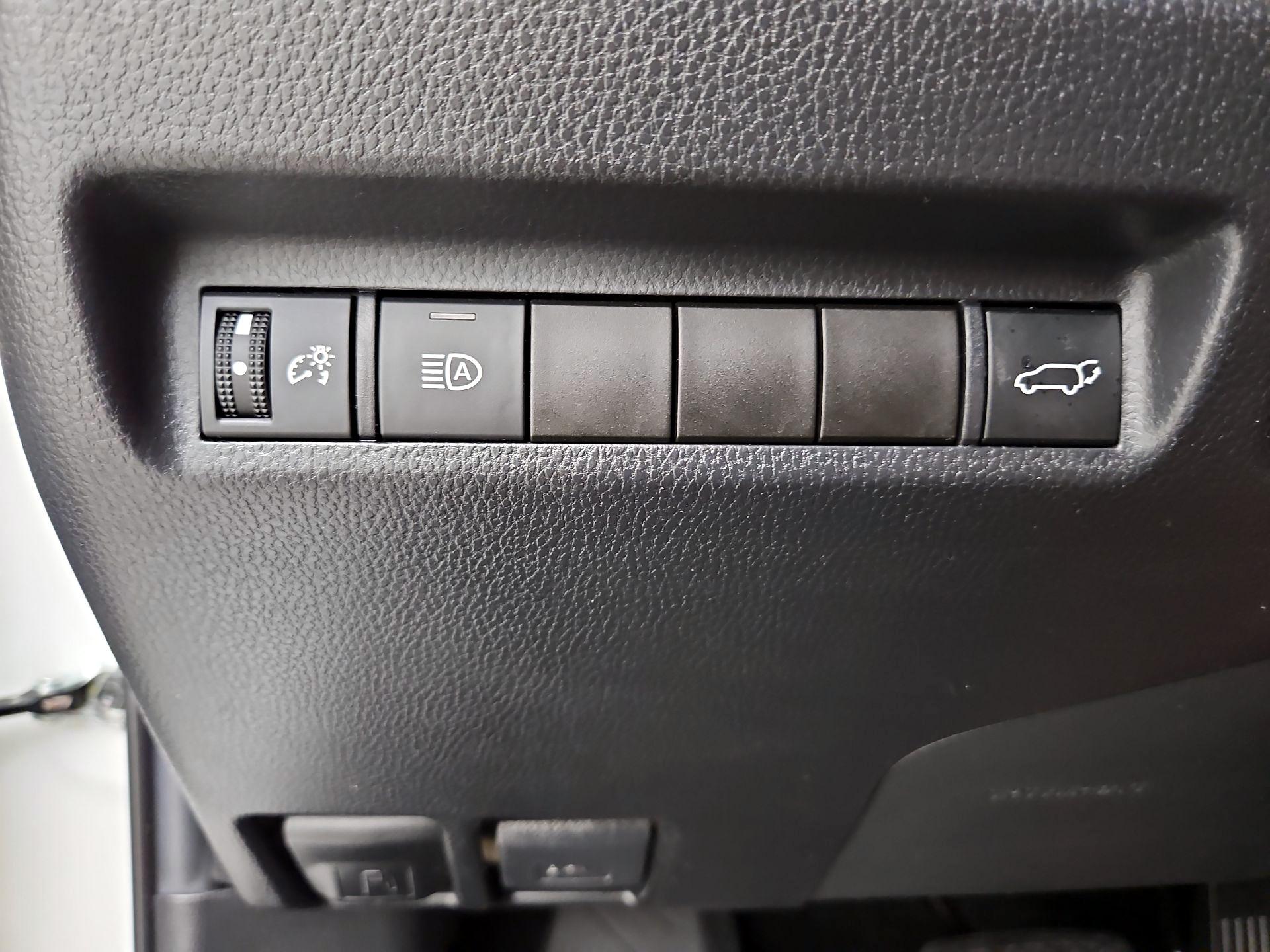Thumbnail: 2021 Toyota RAV4 - 11