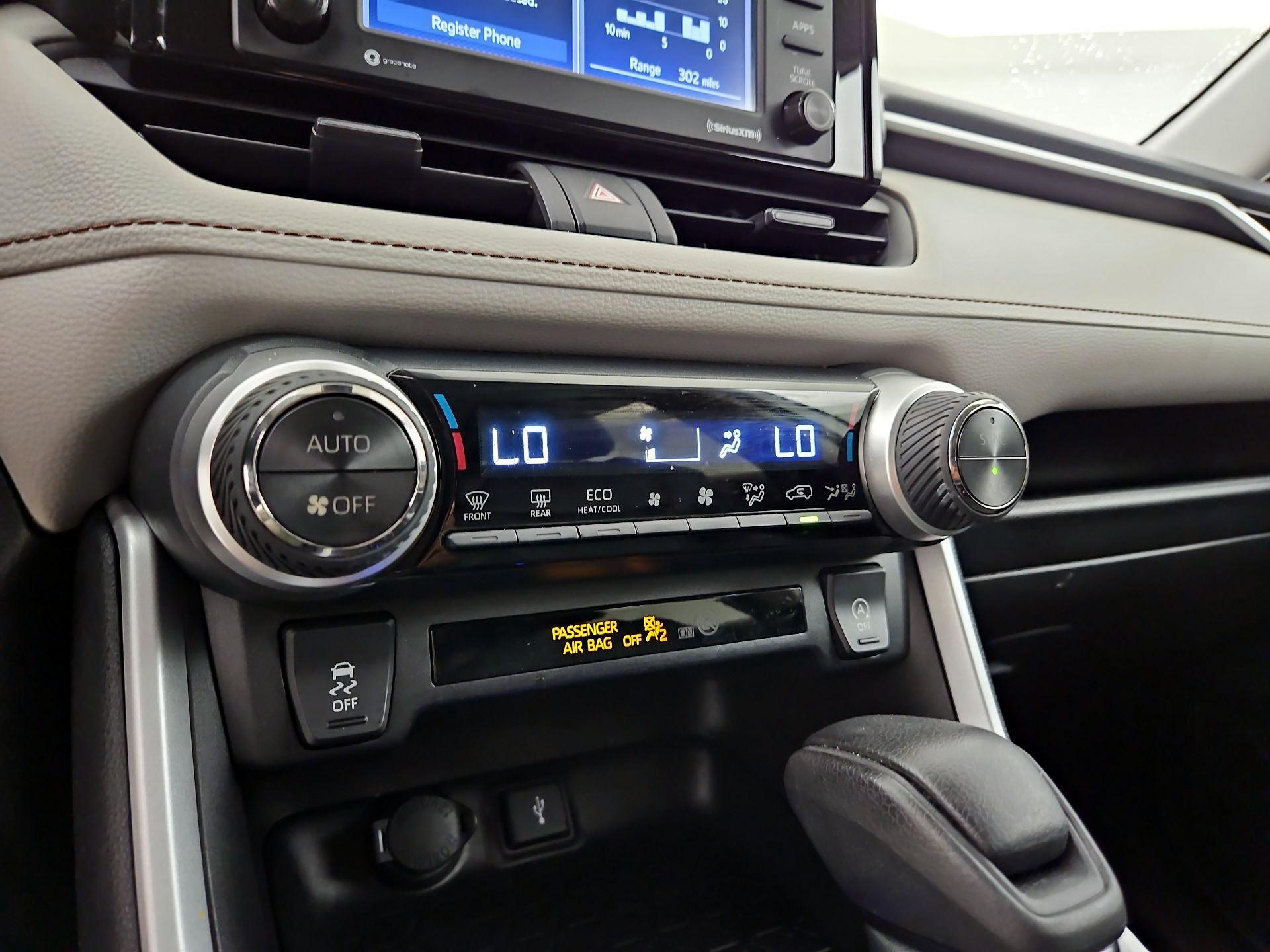 Thumbnail: 2021 Toyota RAV4 - 14