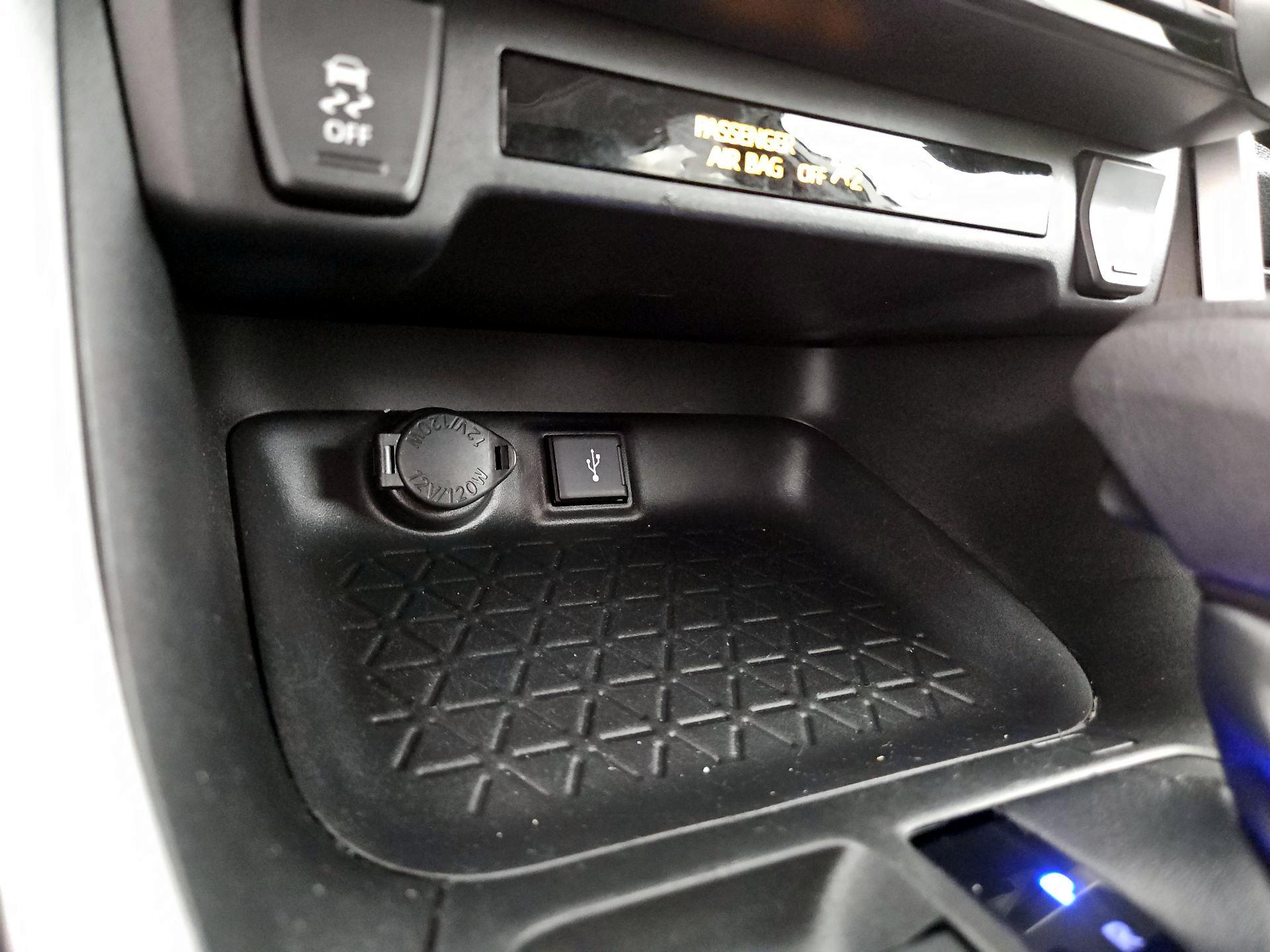Thumbnail: 2021 Toyota RAV4 - 16