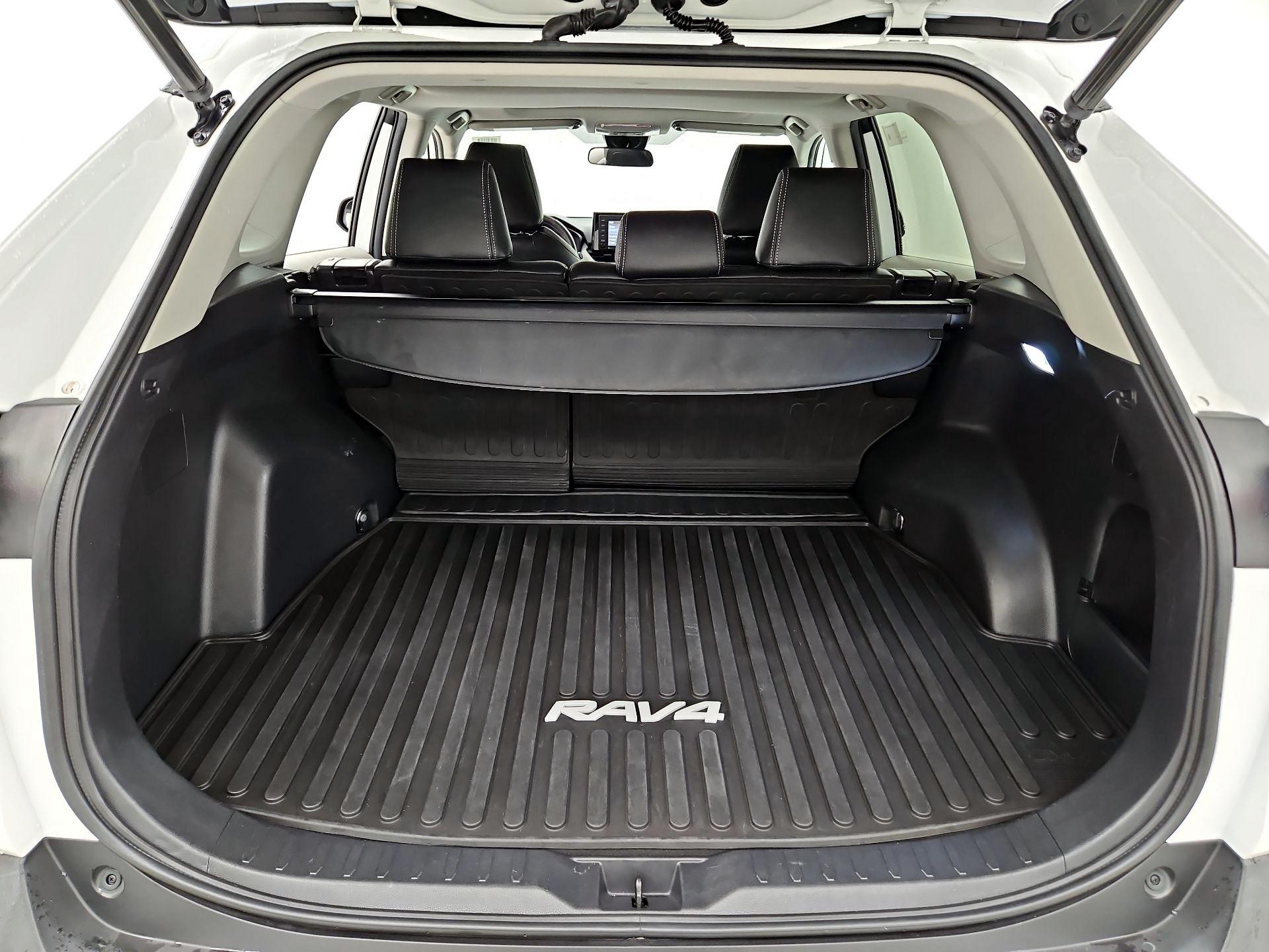 Thumbnail: 2021 Toyota RAV4 - 19