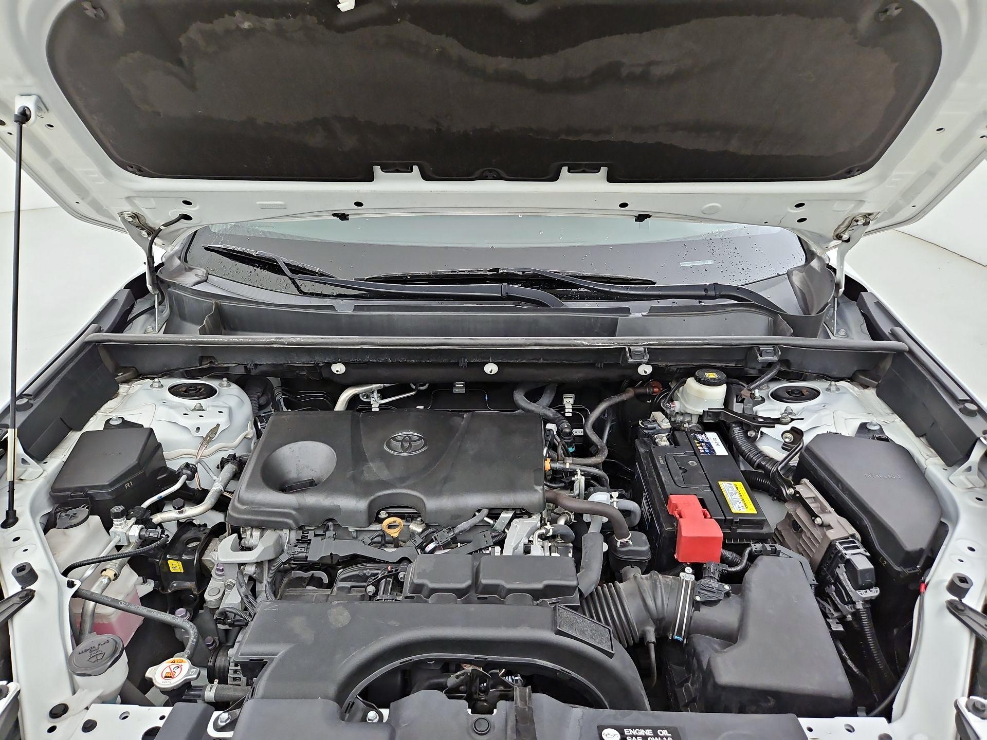 Thumbnail: 2021 Toyota RAV4 - 20