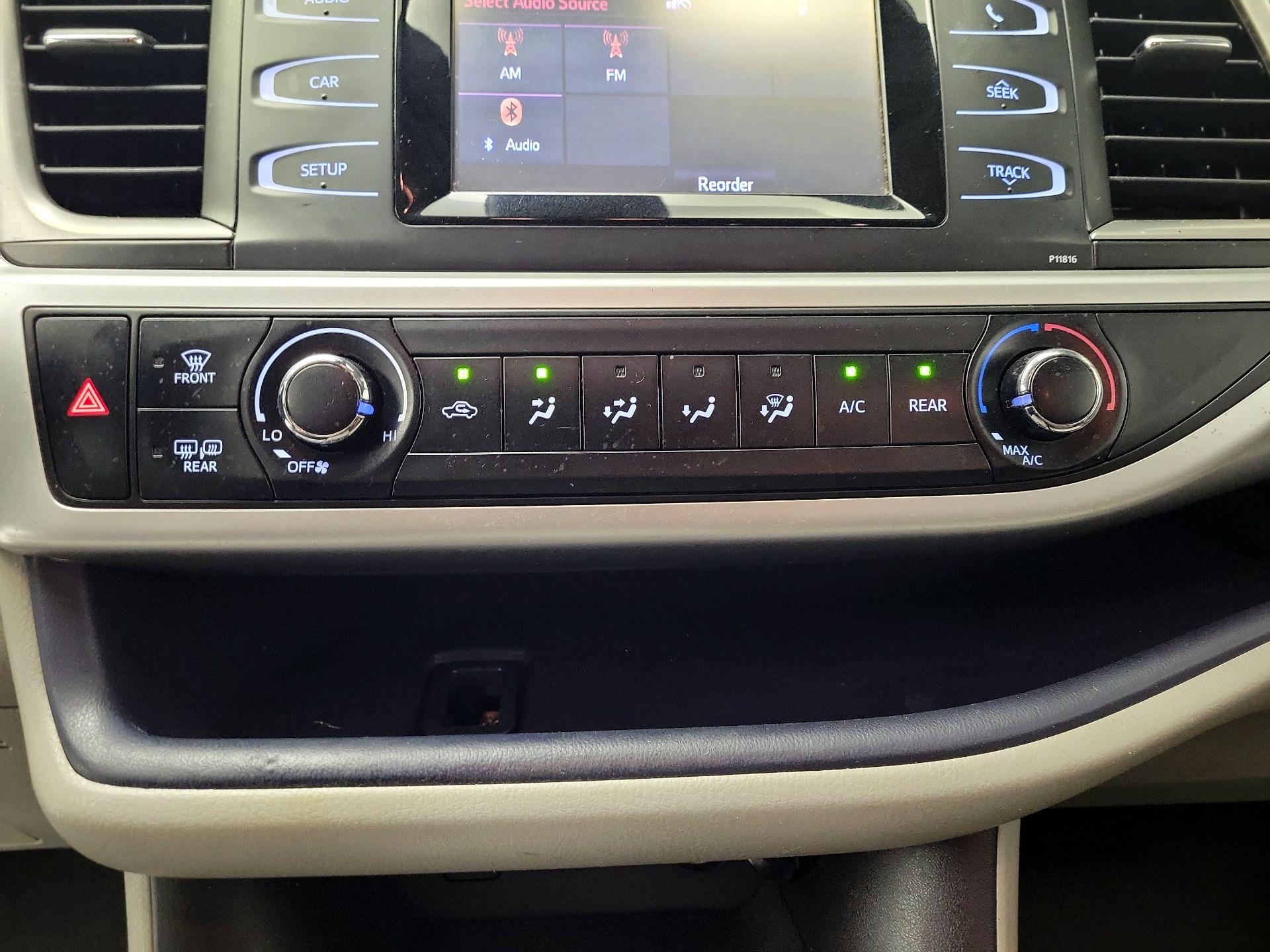 Thumbnail: 2019 Toyota Highlander - 16