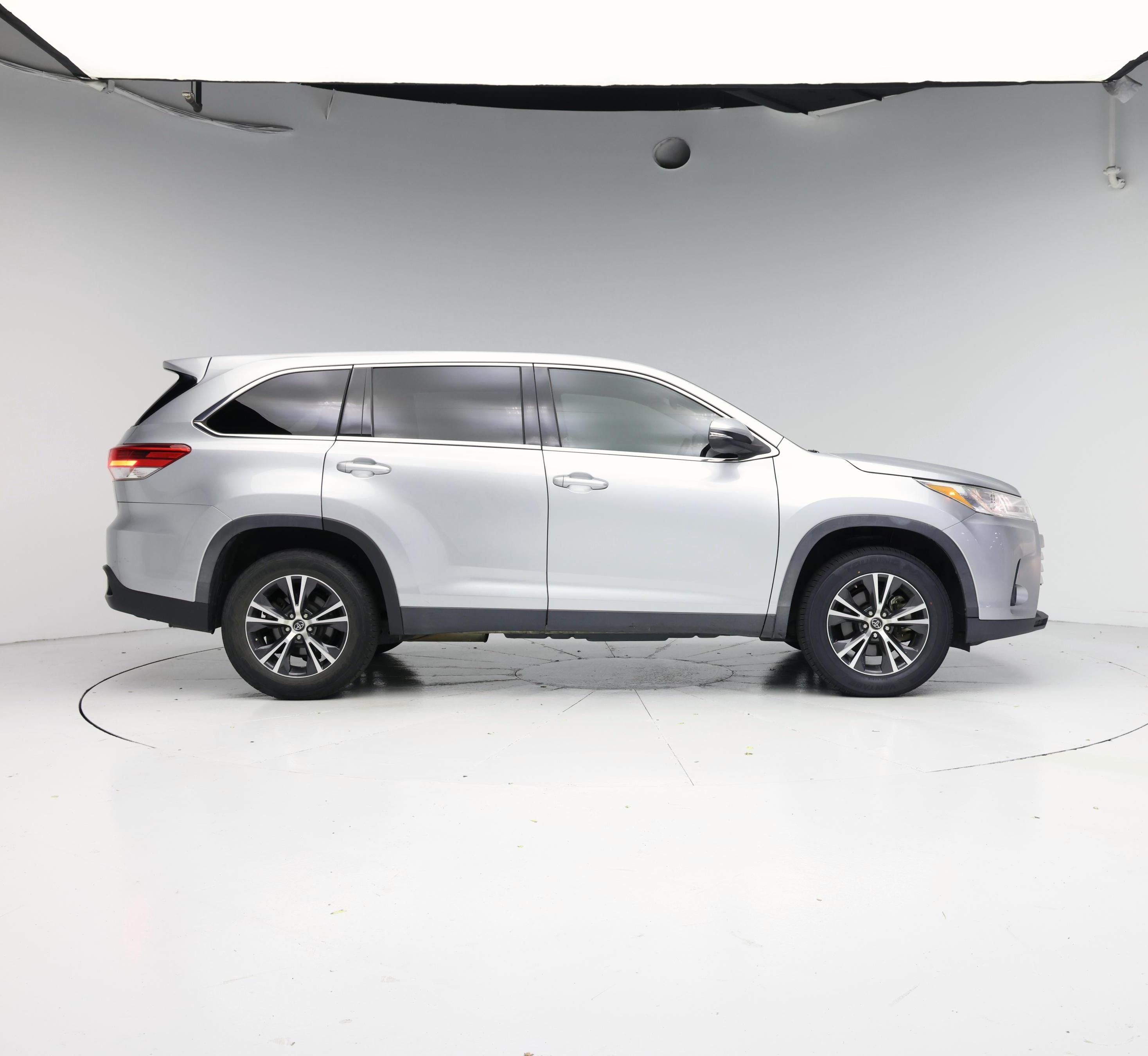 Thumbnail: 2019 Toyota Highlander - 7