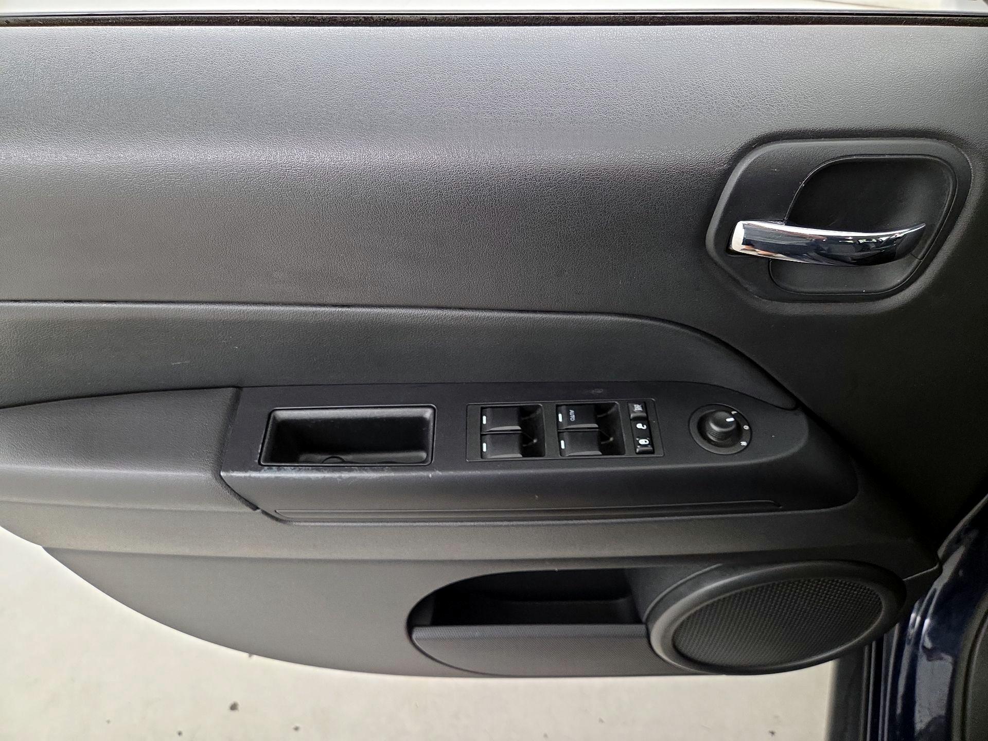 Thumbnail: 2015 Jeep Patriot - 12