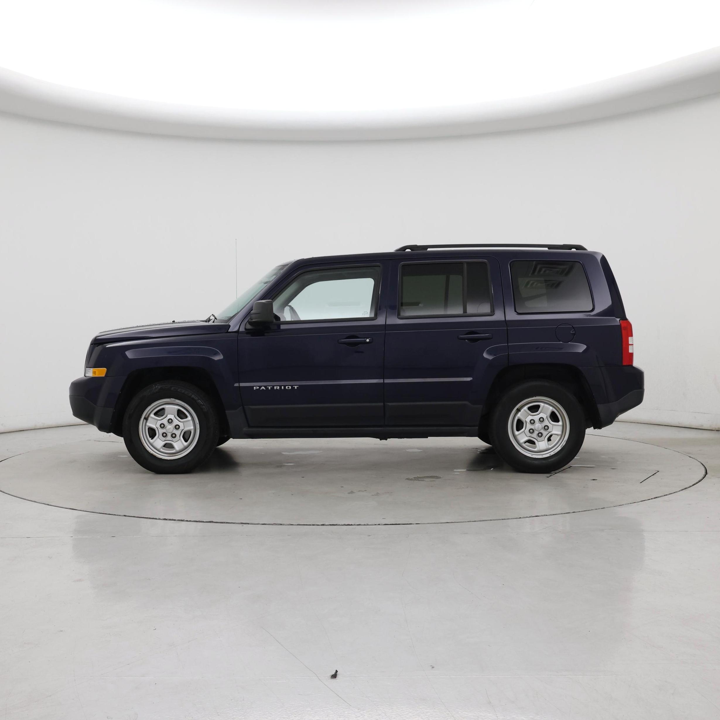 Thumbnail: 2015 Jeep Patriot - 3