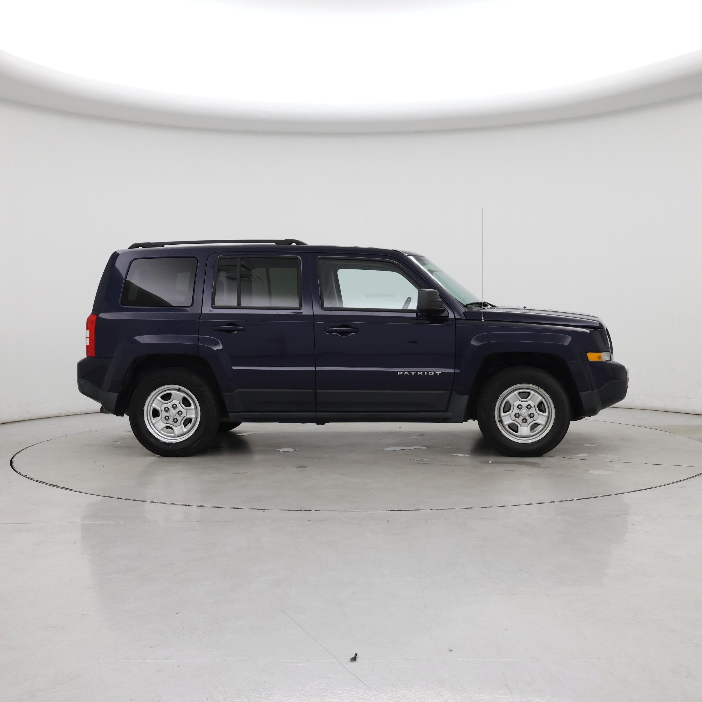 Thumbnail: 2015 Jeep Patriot - 7