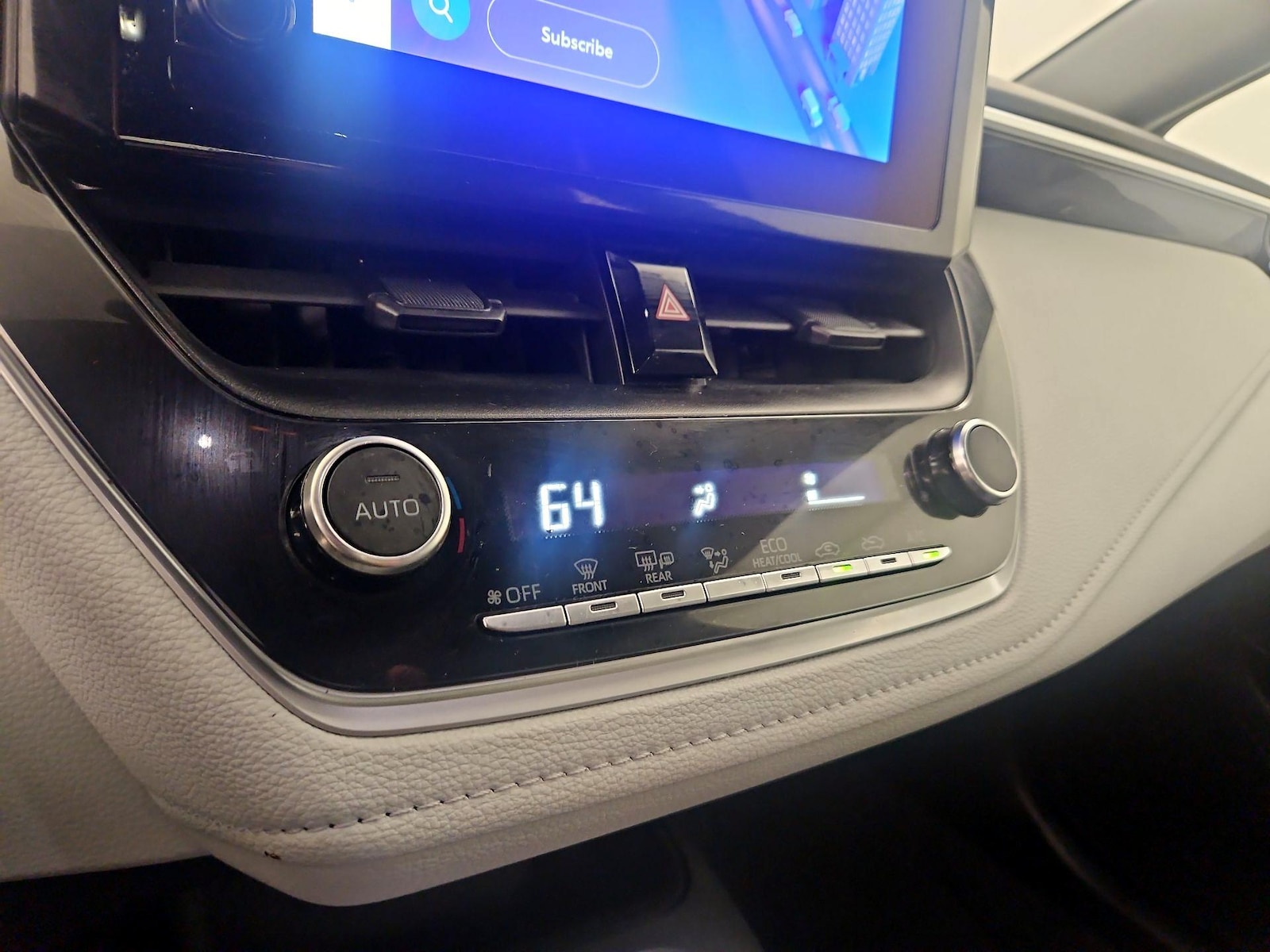 2023 Toyota Corolla SE - Photo 16