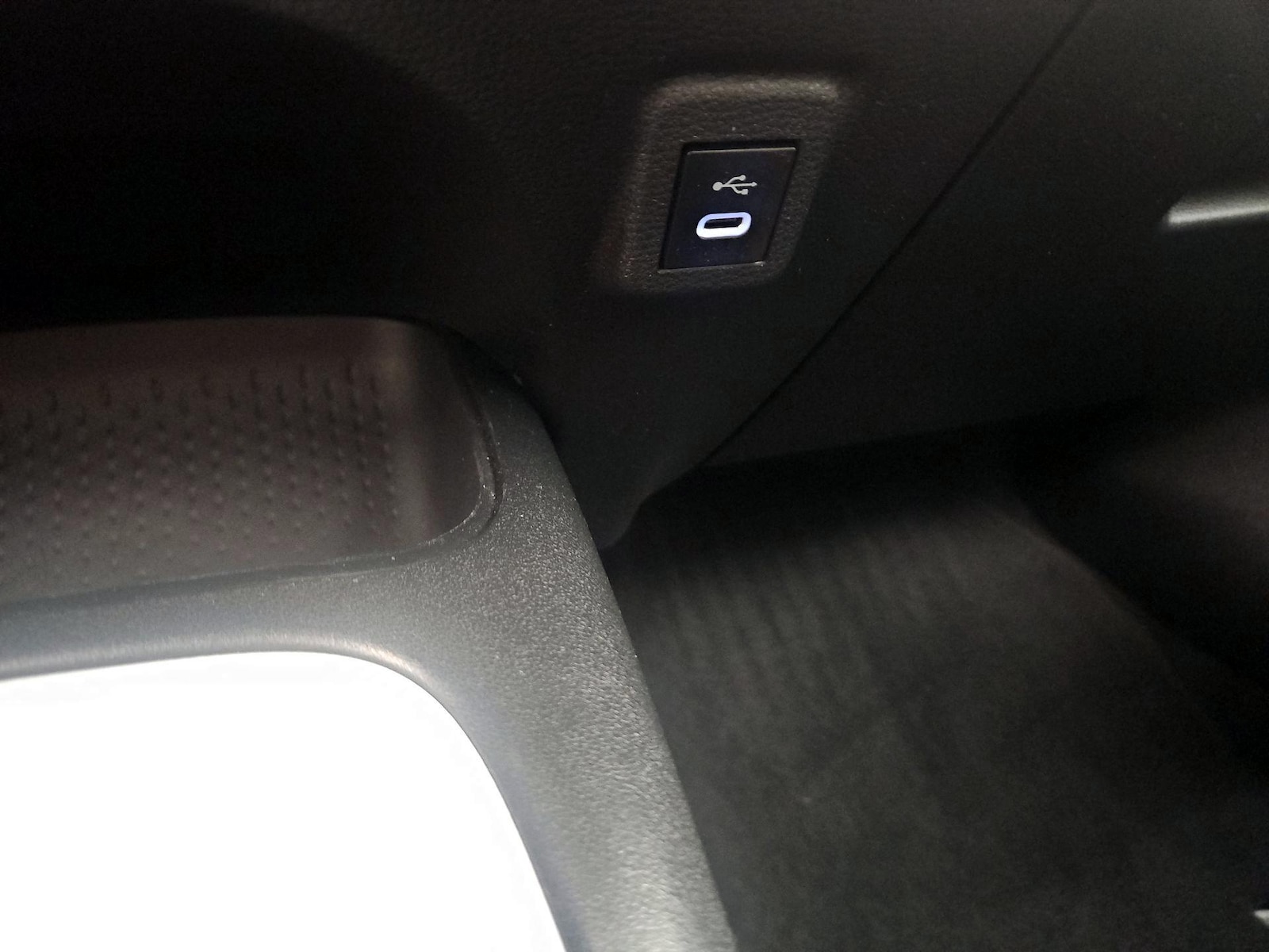 2023 Toyota Corolla SE - Photo 18