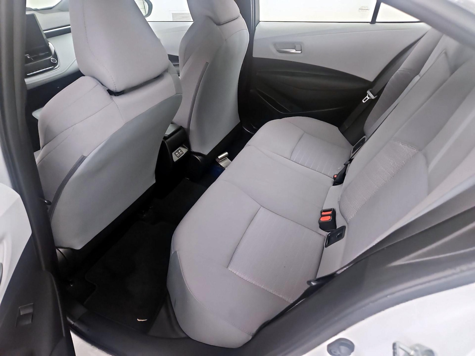2023 Toyota Corolla SE - Photo 19