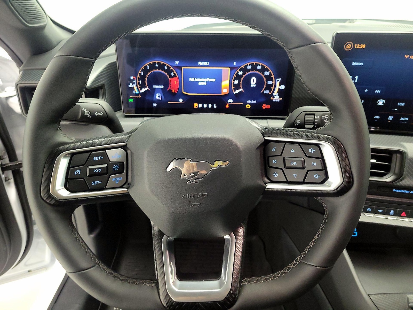 2025 Ford Mustang EcoBoost - Photo 11
