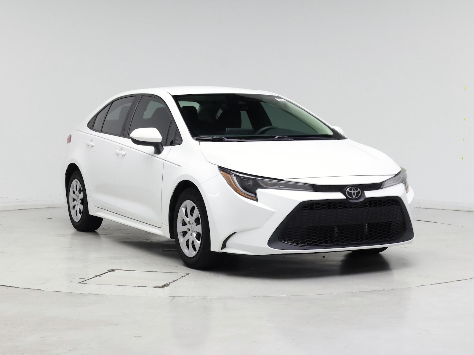 2021 Toyota Corolla LE - Photo 2