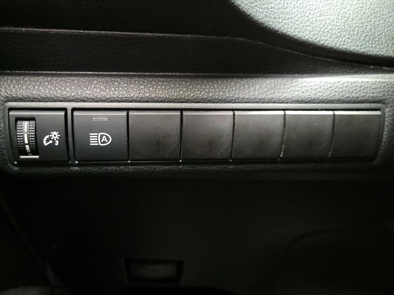 2021 Toyota Corolla LE - Photo 14