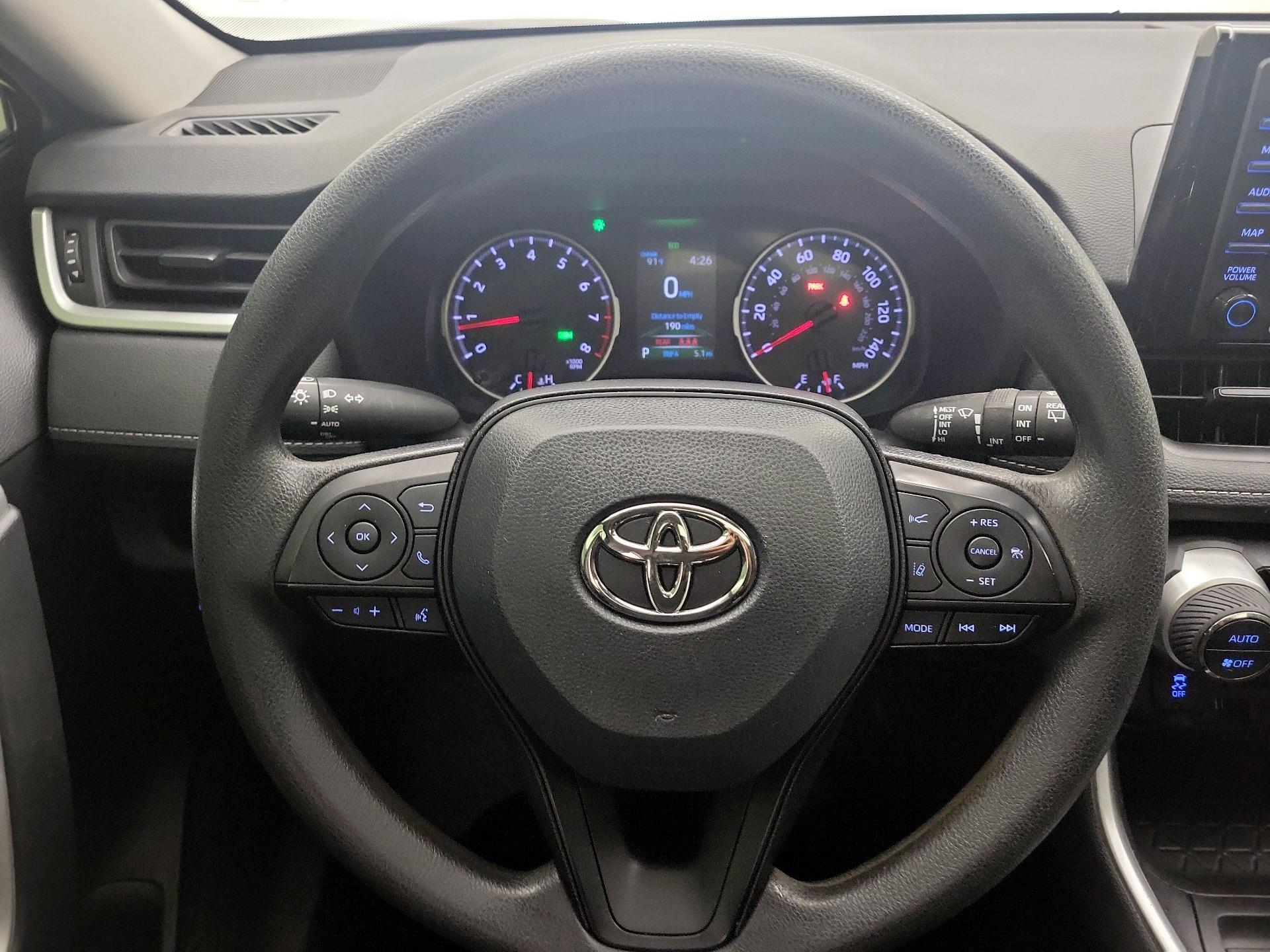 Thumbnail: 2022 Toyota RAV4 - 10