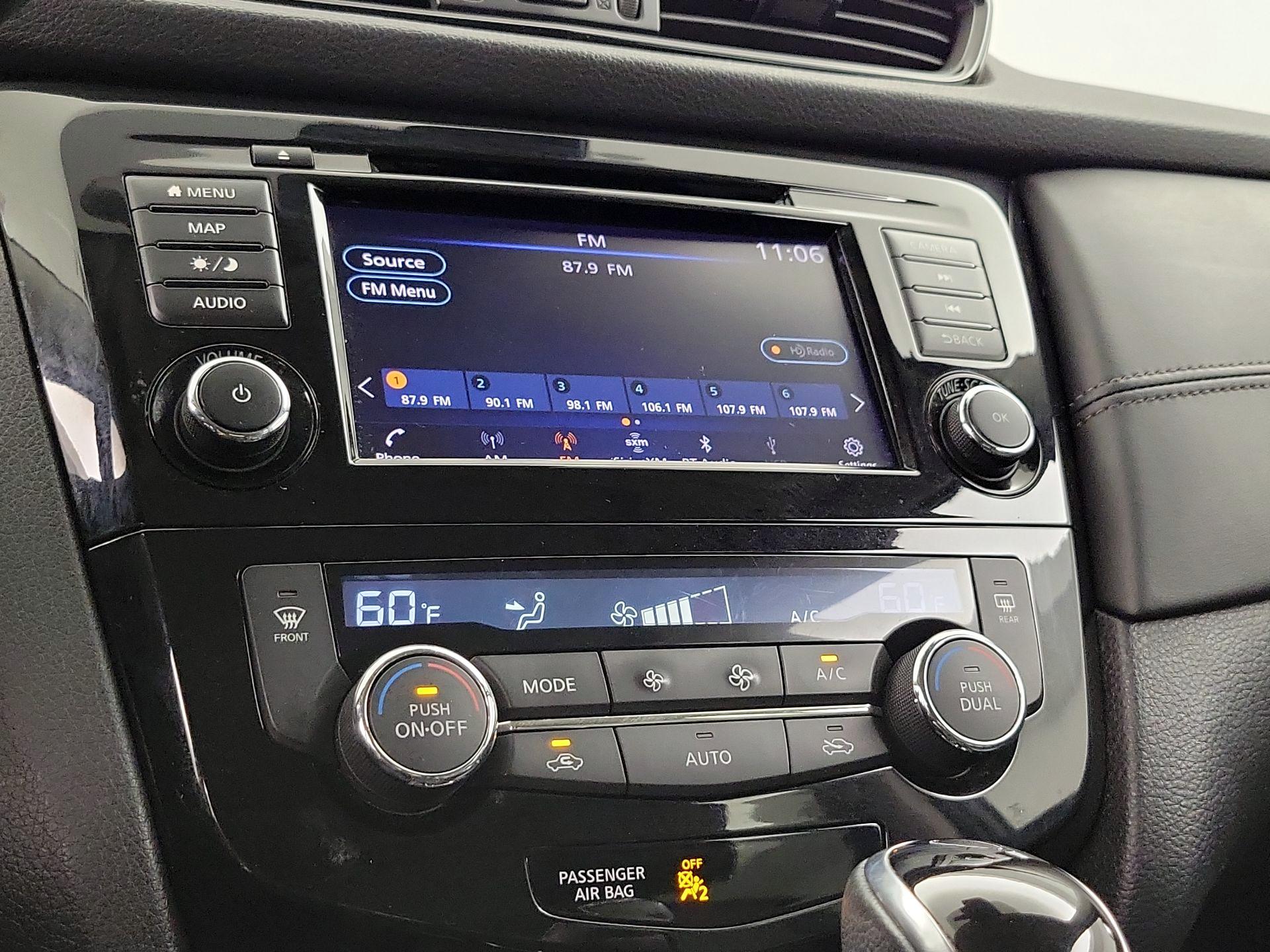 Thumbnail: 2019 Nissan Rogue - 16