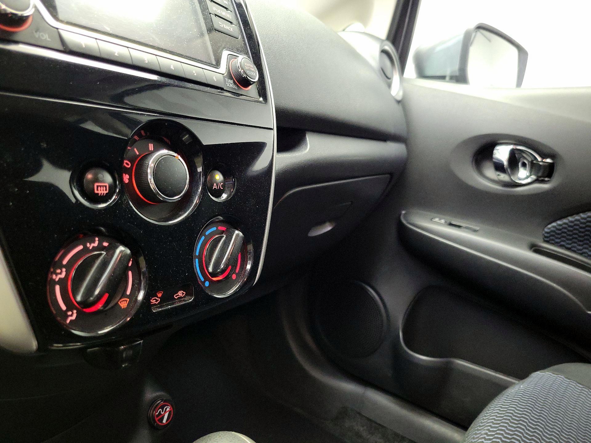 Thumbnail: 2017 Nissan Versa Note - 16