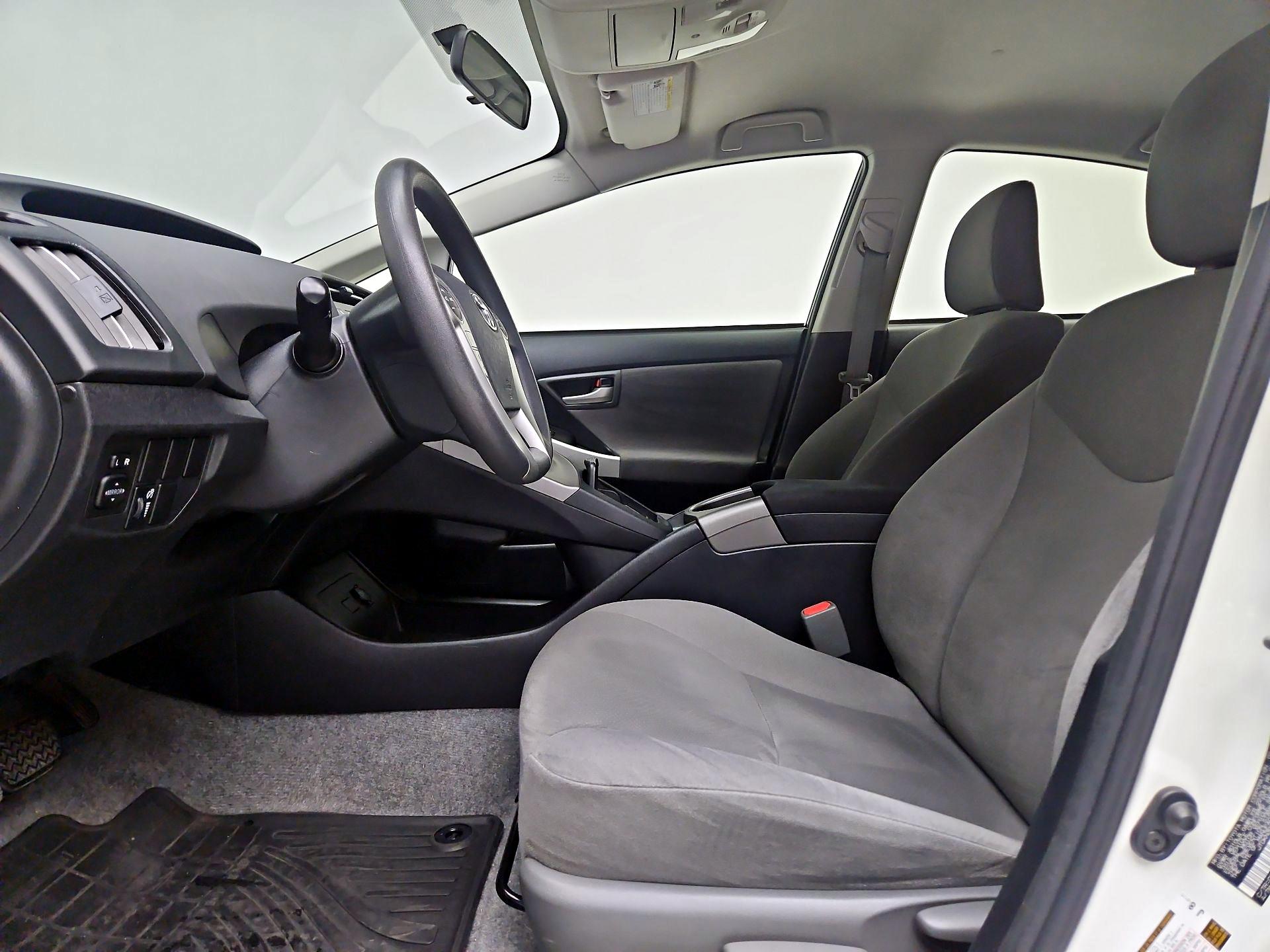 Thumbnail: 2015 Toyota Prius - 11