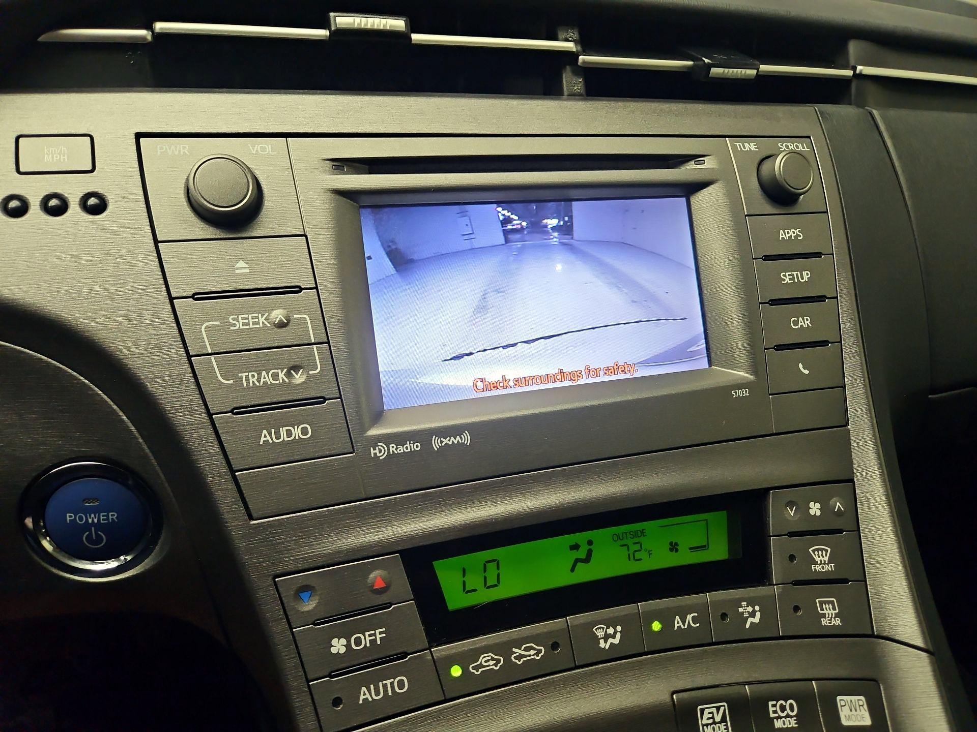 Thumbnail: 2015 Toyota Prius - 15