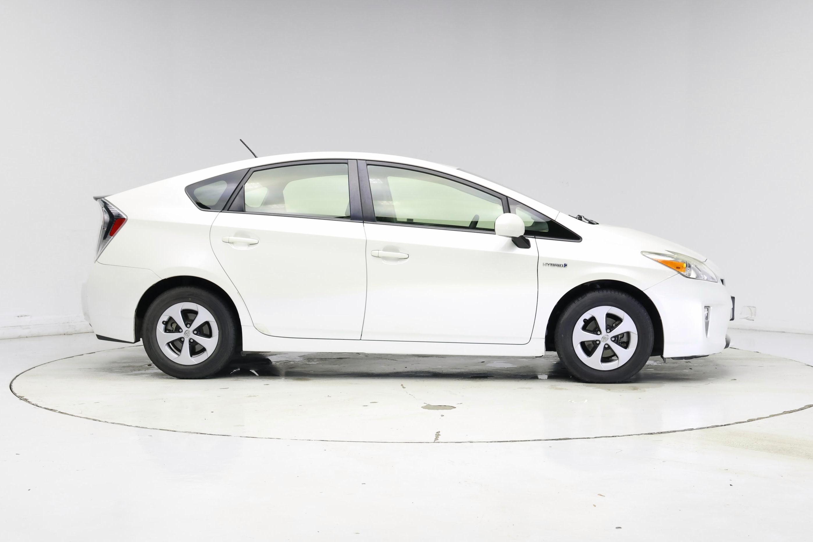 Thumbnail: 2015 Toyota Prius - 7