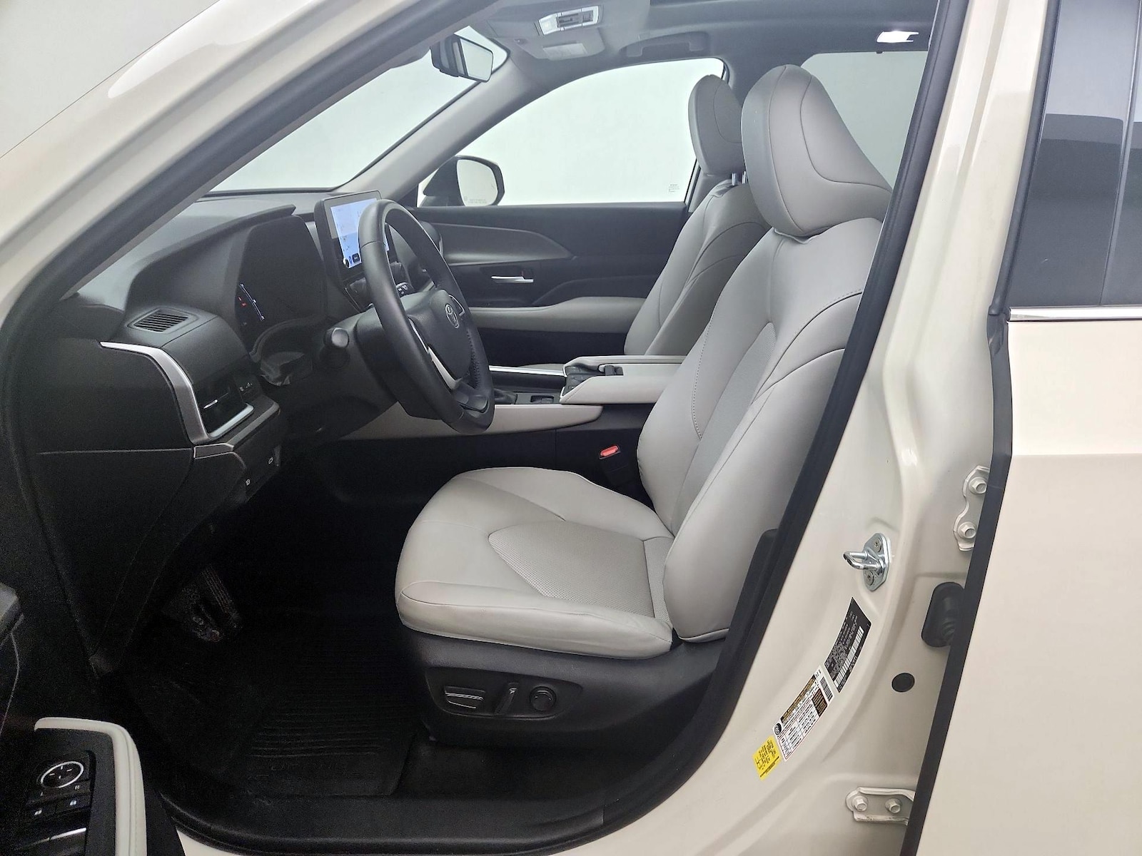 2024 Toyota Grand Highlander XLE - Photo 12