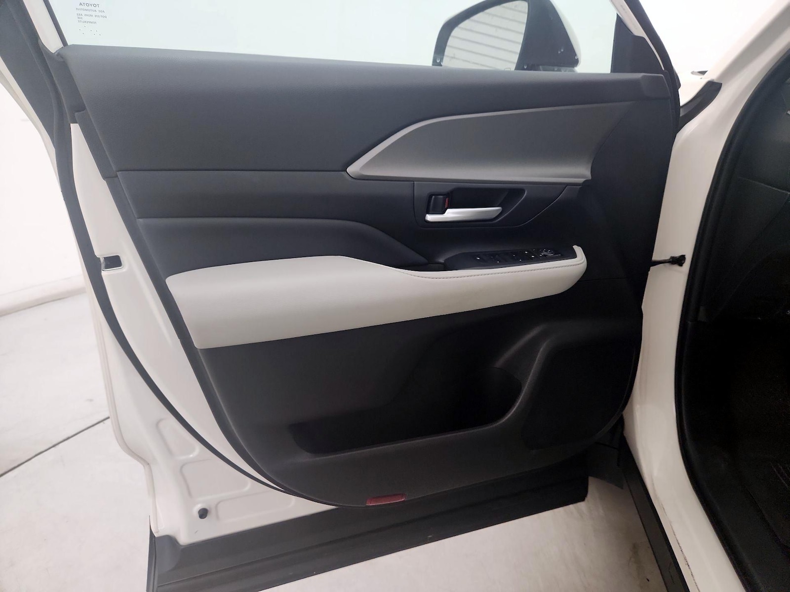2024 Toyota Grand Highlander XLE - Photo 13