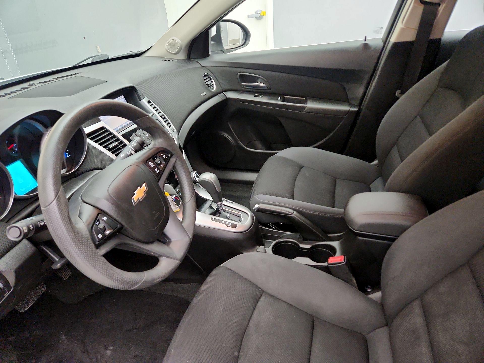 Thumbnail: 2016 Chevrolet Cruze - 11