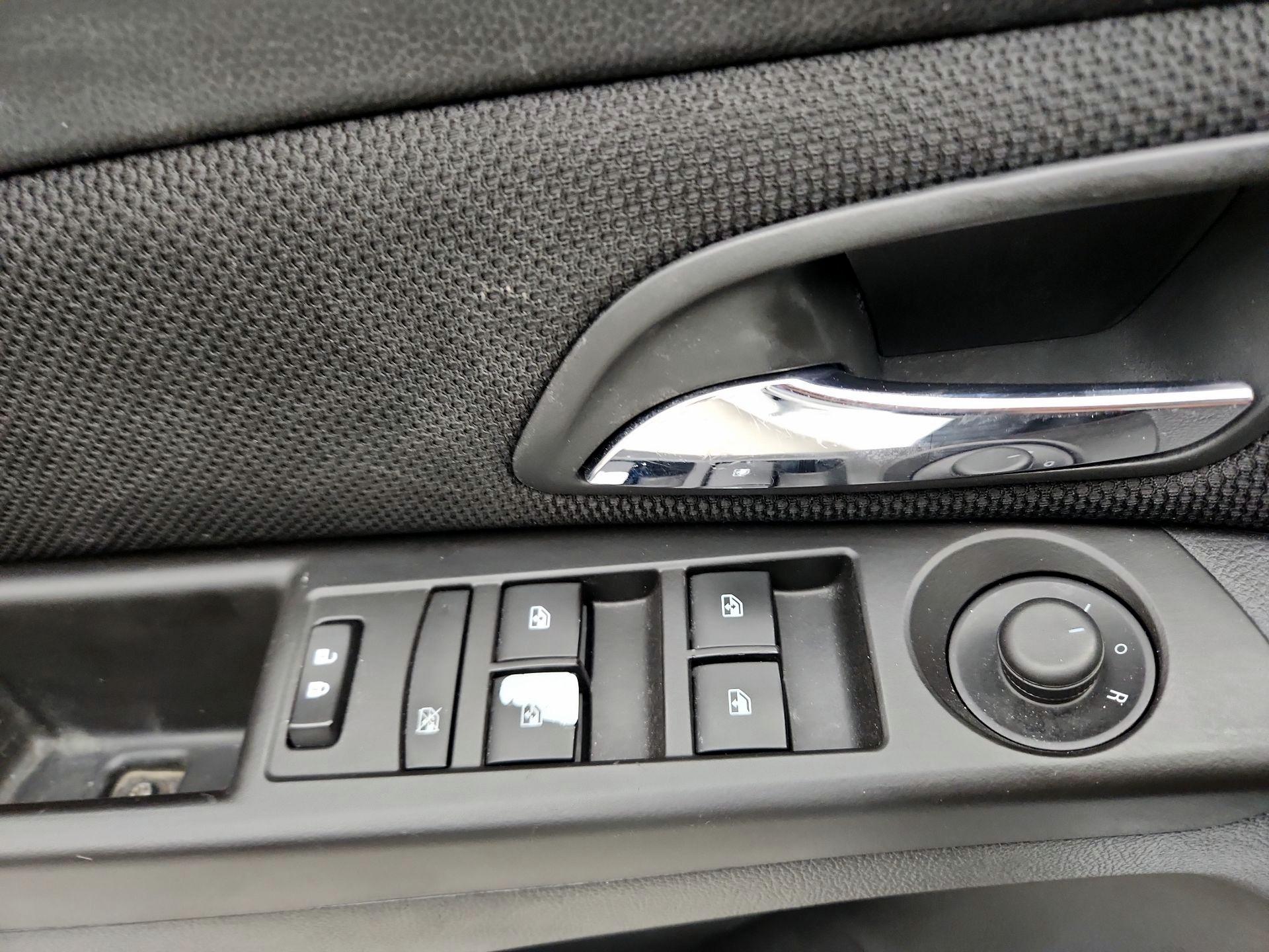 Thumbnail: 2016 Chevrolet Cruze - 12
