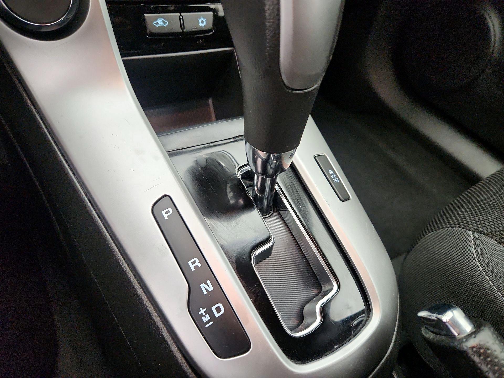 Thumbnail: 2016 Chevrolet Cruze - 17