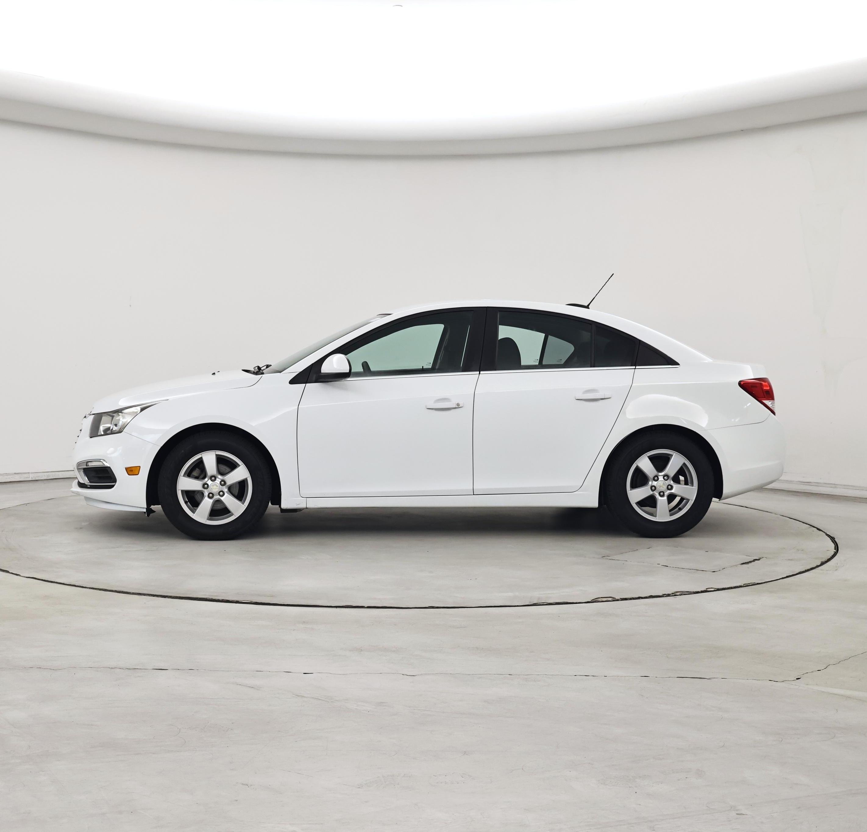 Thumbnail: 2016 Chevrolet Cruze - 3