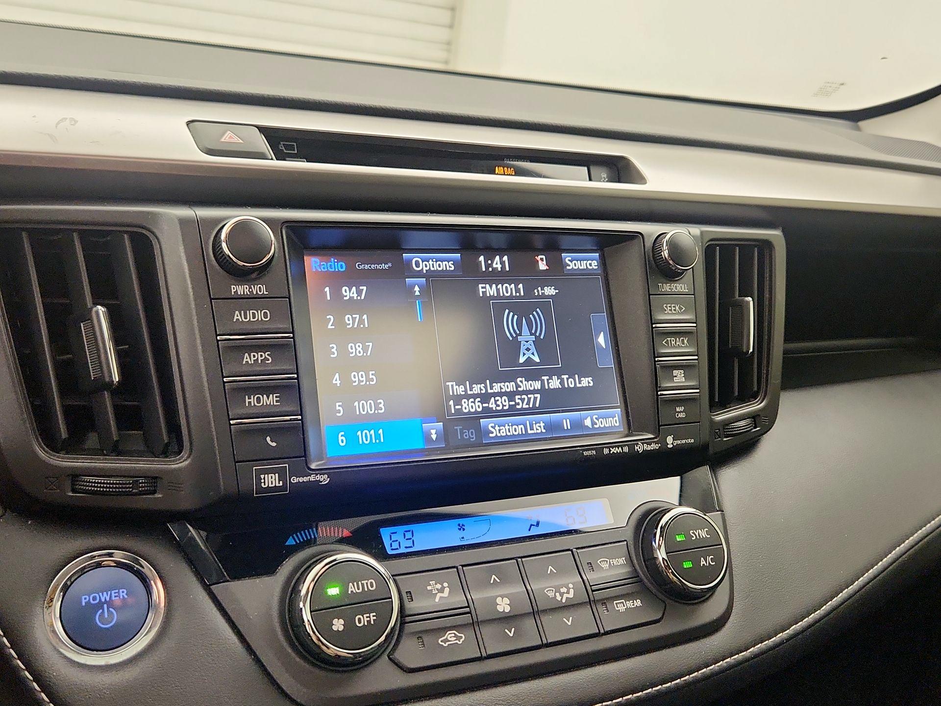 Thumbnail: 2016 Toyota RAV4 - 15