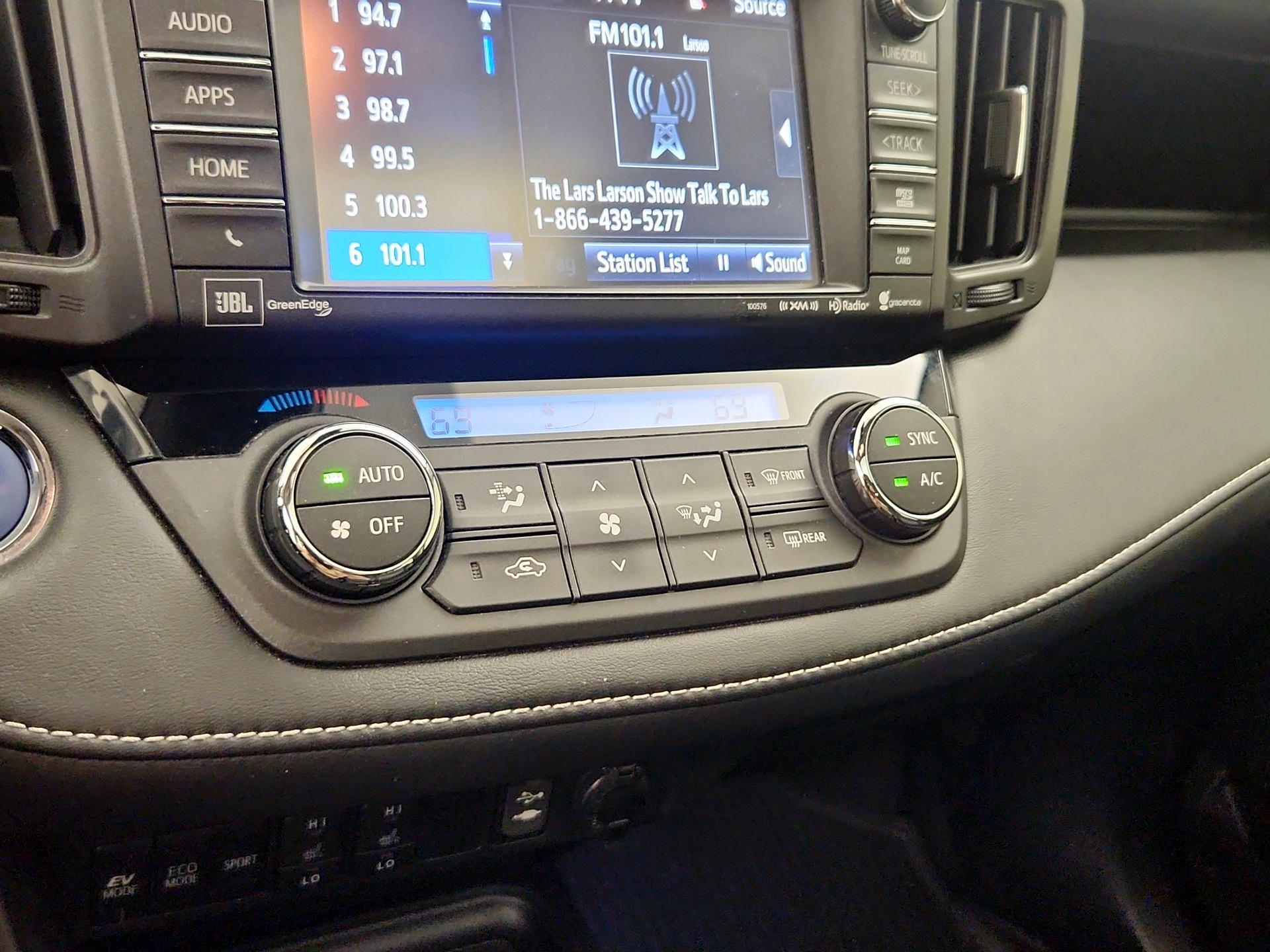Thumbnail: 2016 Toyota RAV4 - 16