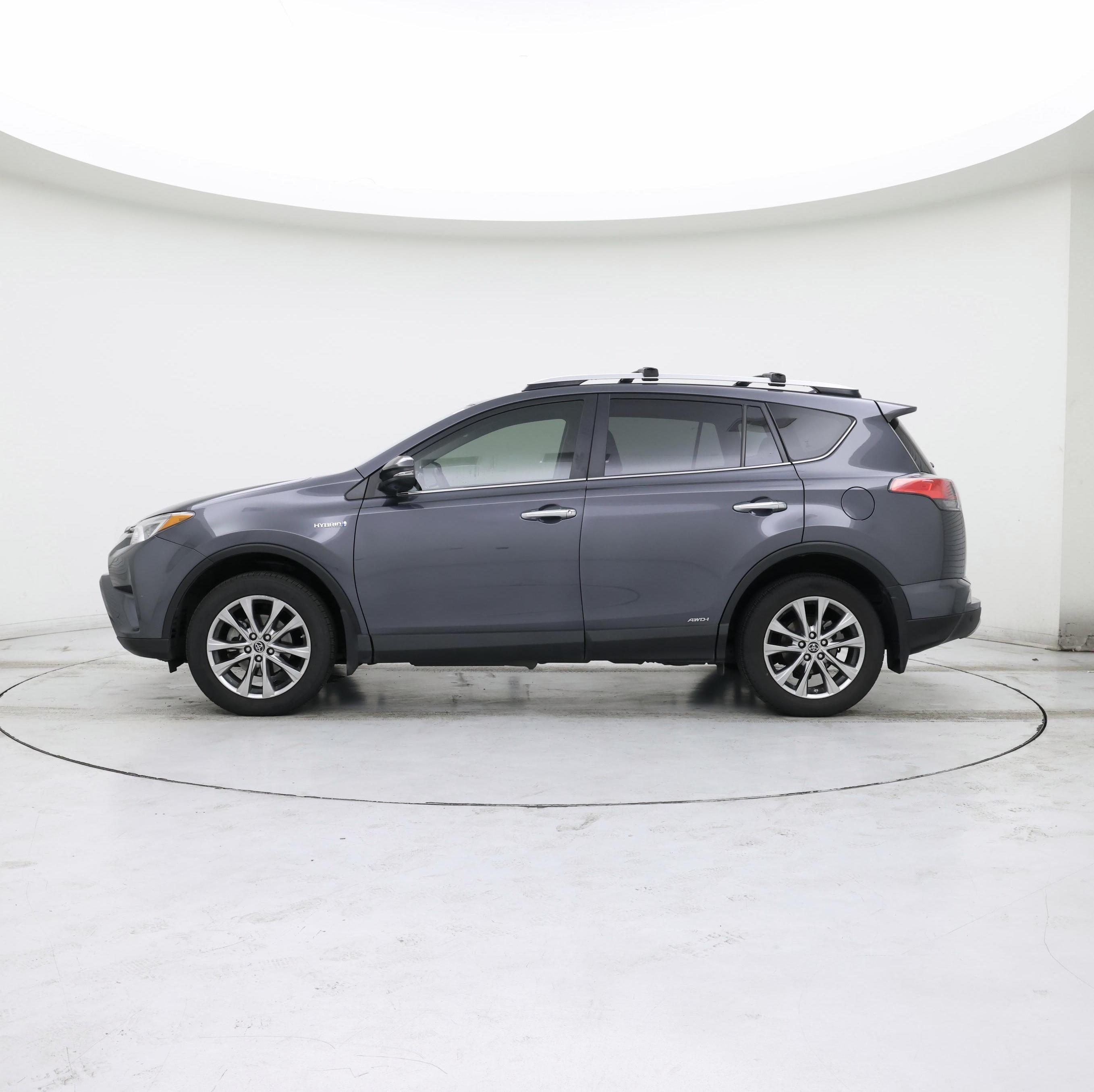 Thumbnail: 2016 Toyota RAV4 - 3