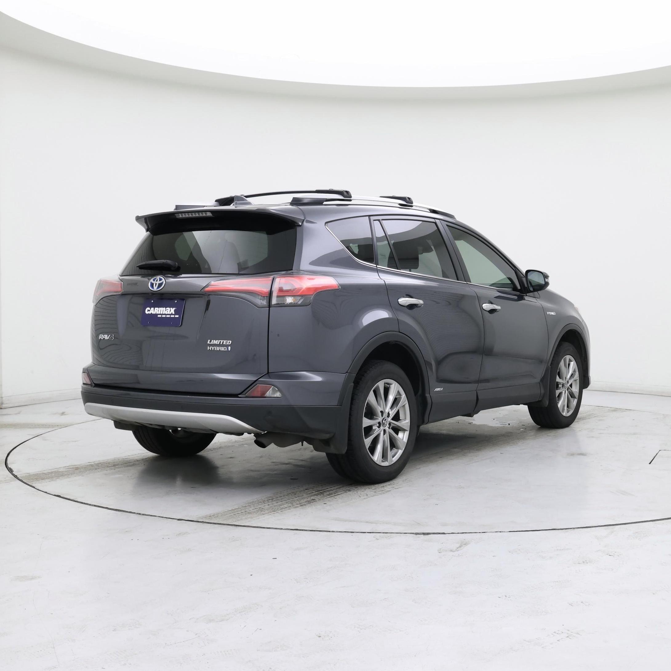 Thumbnail: 2016 Toyota RAV4 - 8