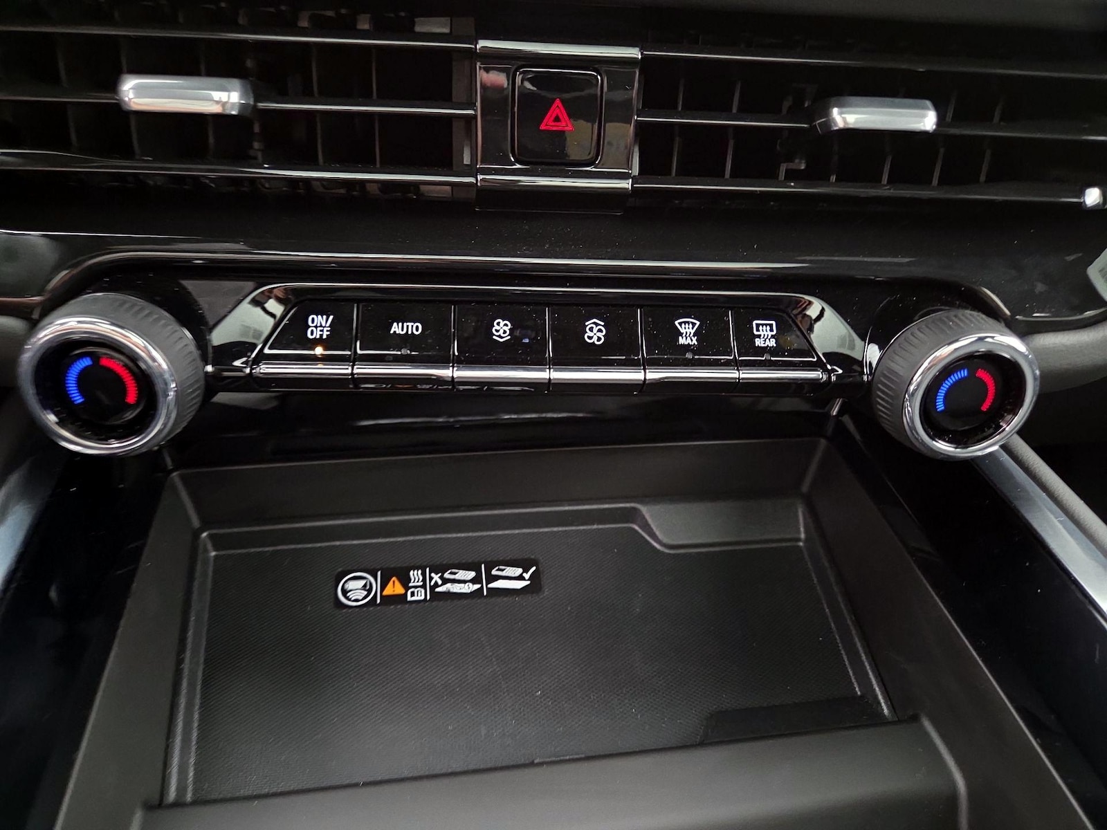 2025 Chevrolet Tahoe Z71 - Photo 18