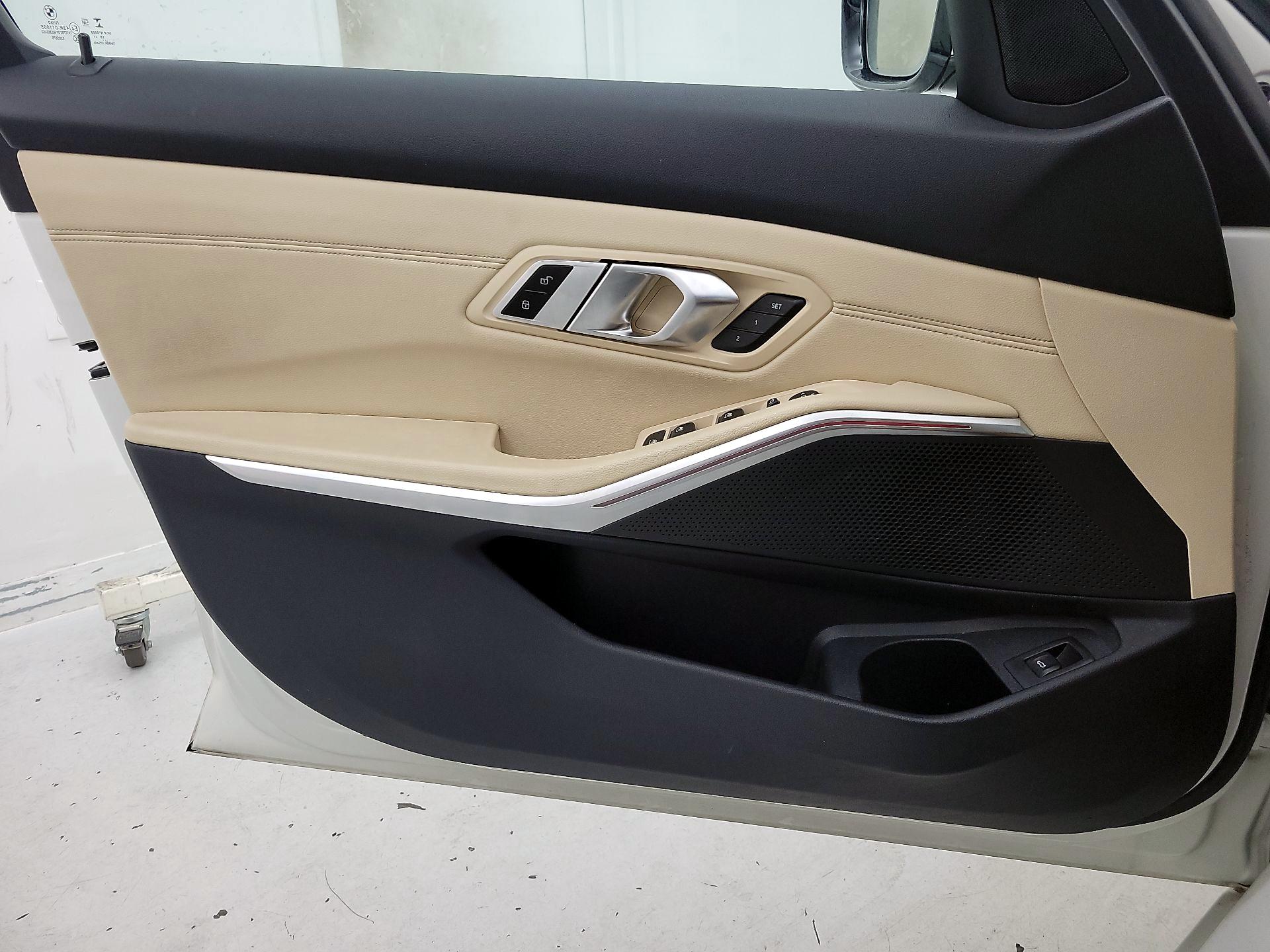 Thumbnail: 2019 BMW 3 Series - 12