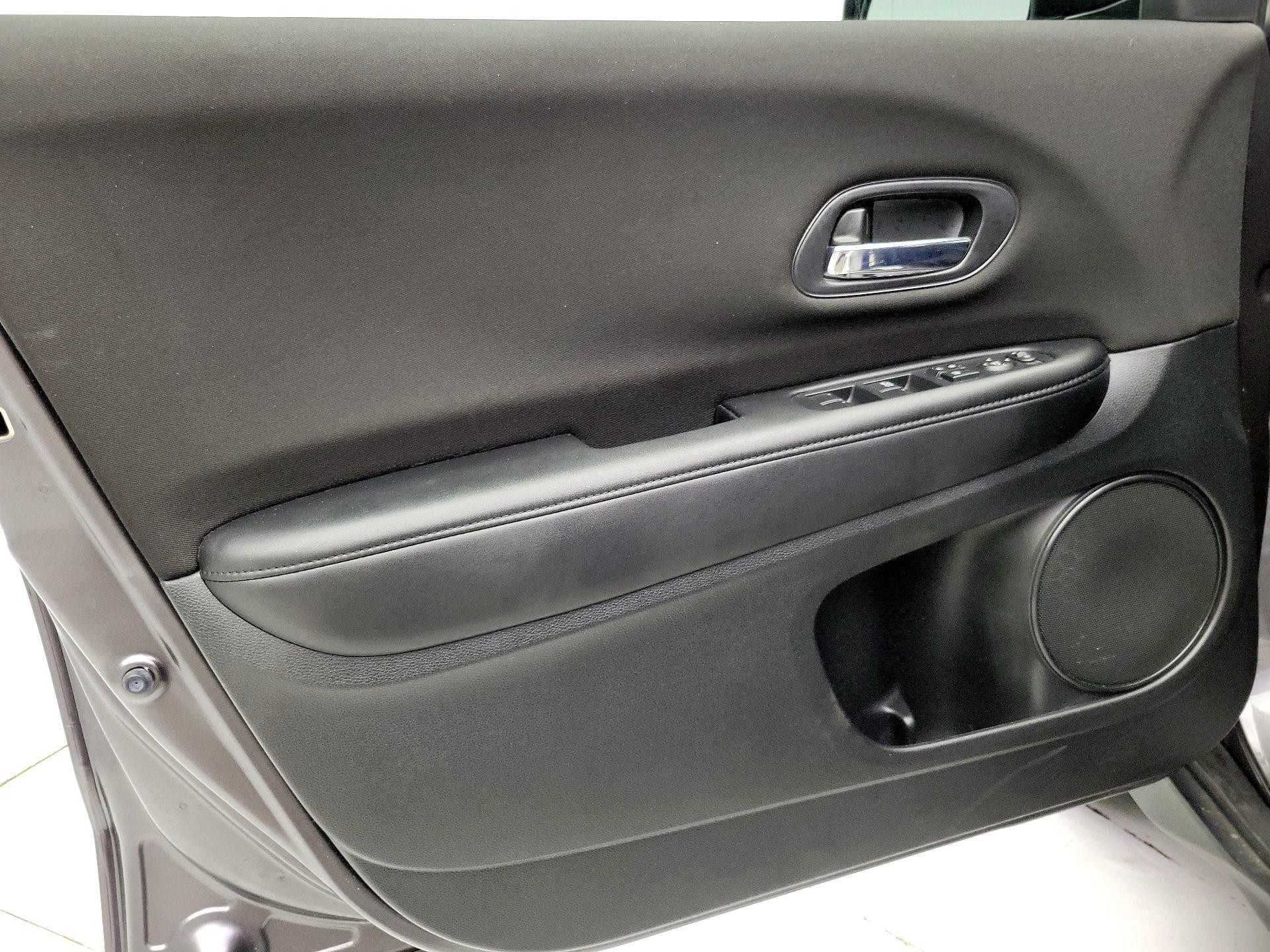 Thumbnail: 2016 Honda HR-V - 12