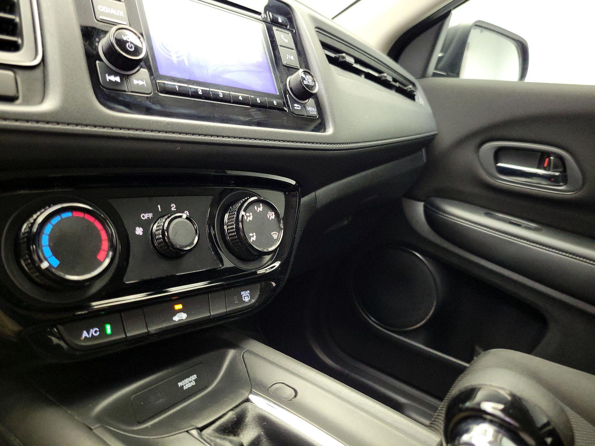 Thumbnail: 2016 Honda HR-V - 16