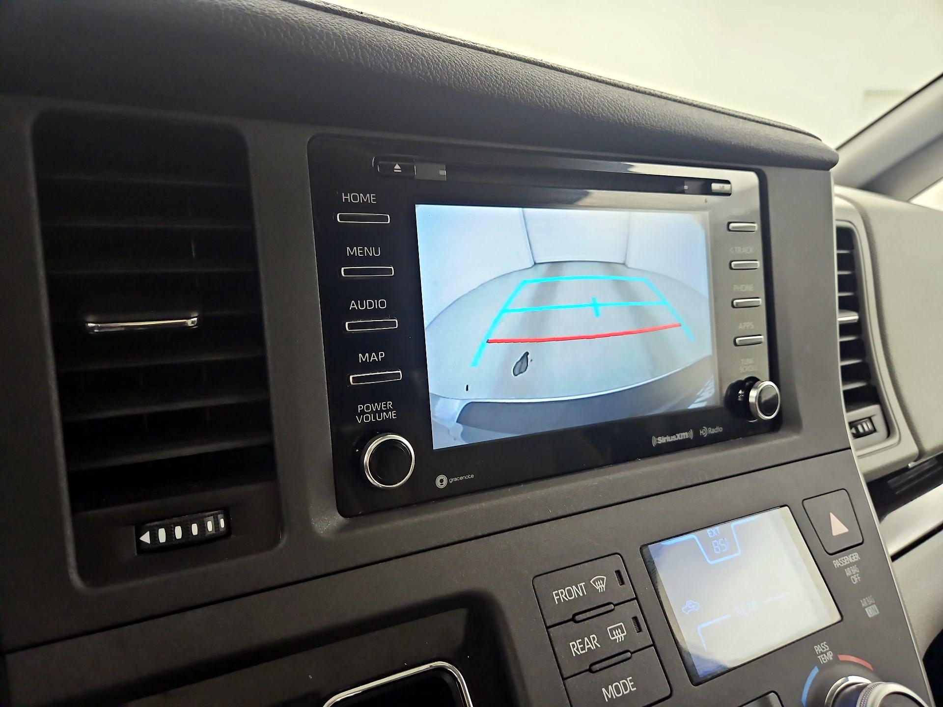 Thumbnail: 2020 Toyota Sienna - 12