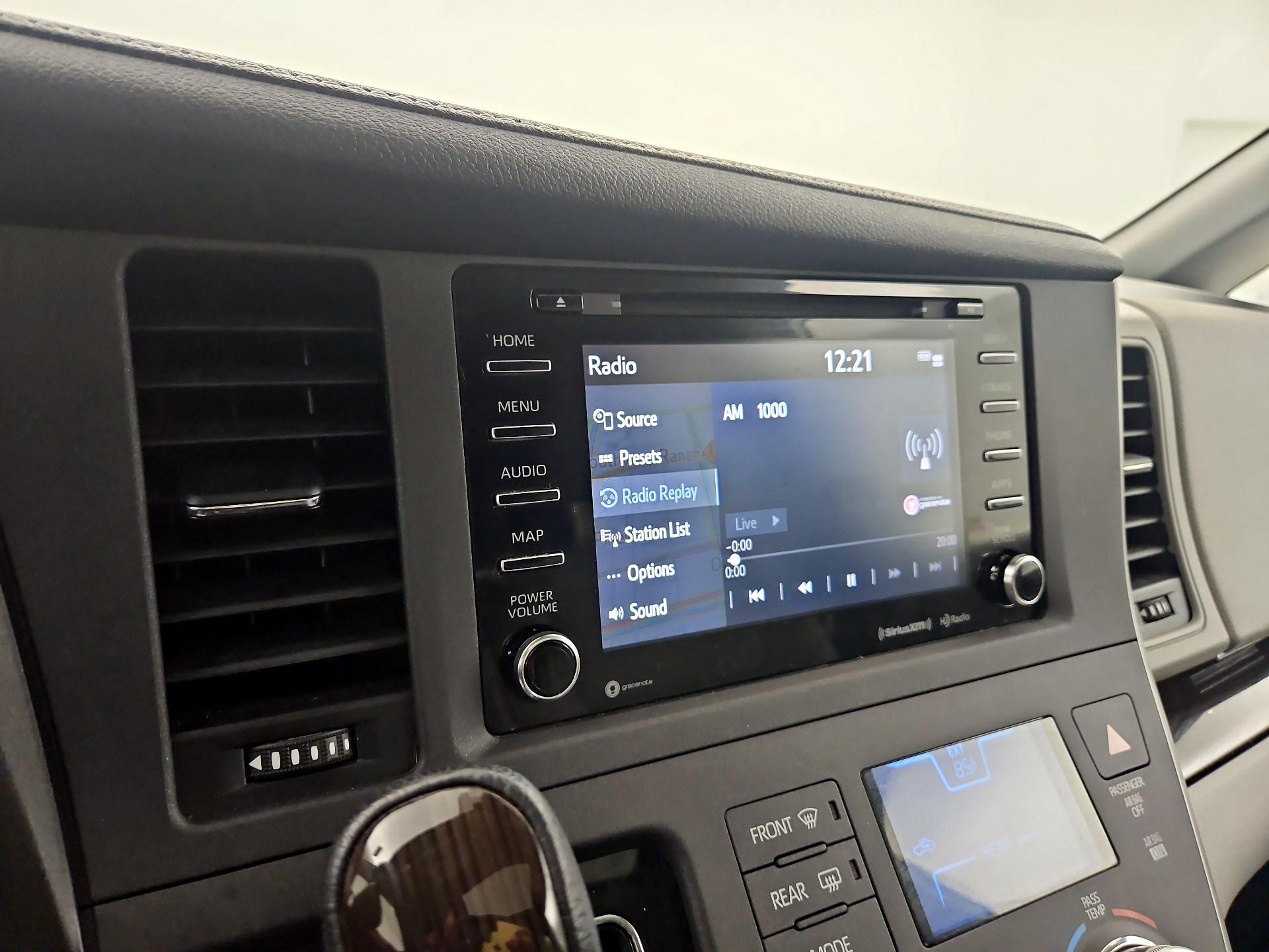 Thumbnail: 2020 Toyota Sienna - 13