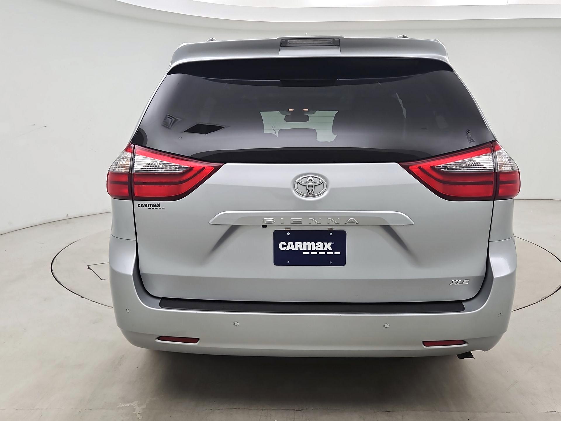 Thumbnail: 2020 Toyota Sienna - 6