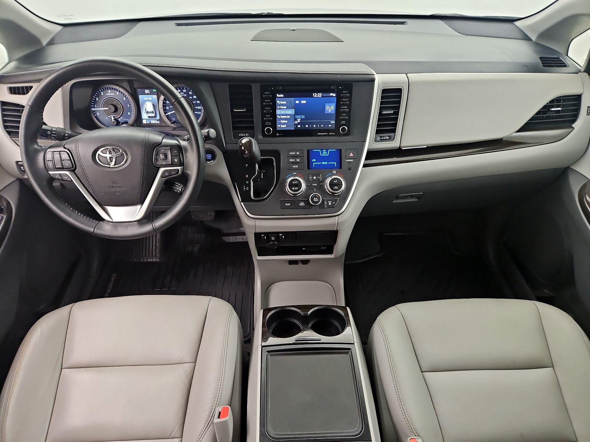 Thumbnail: 2020 Toyota Sienna - 8