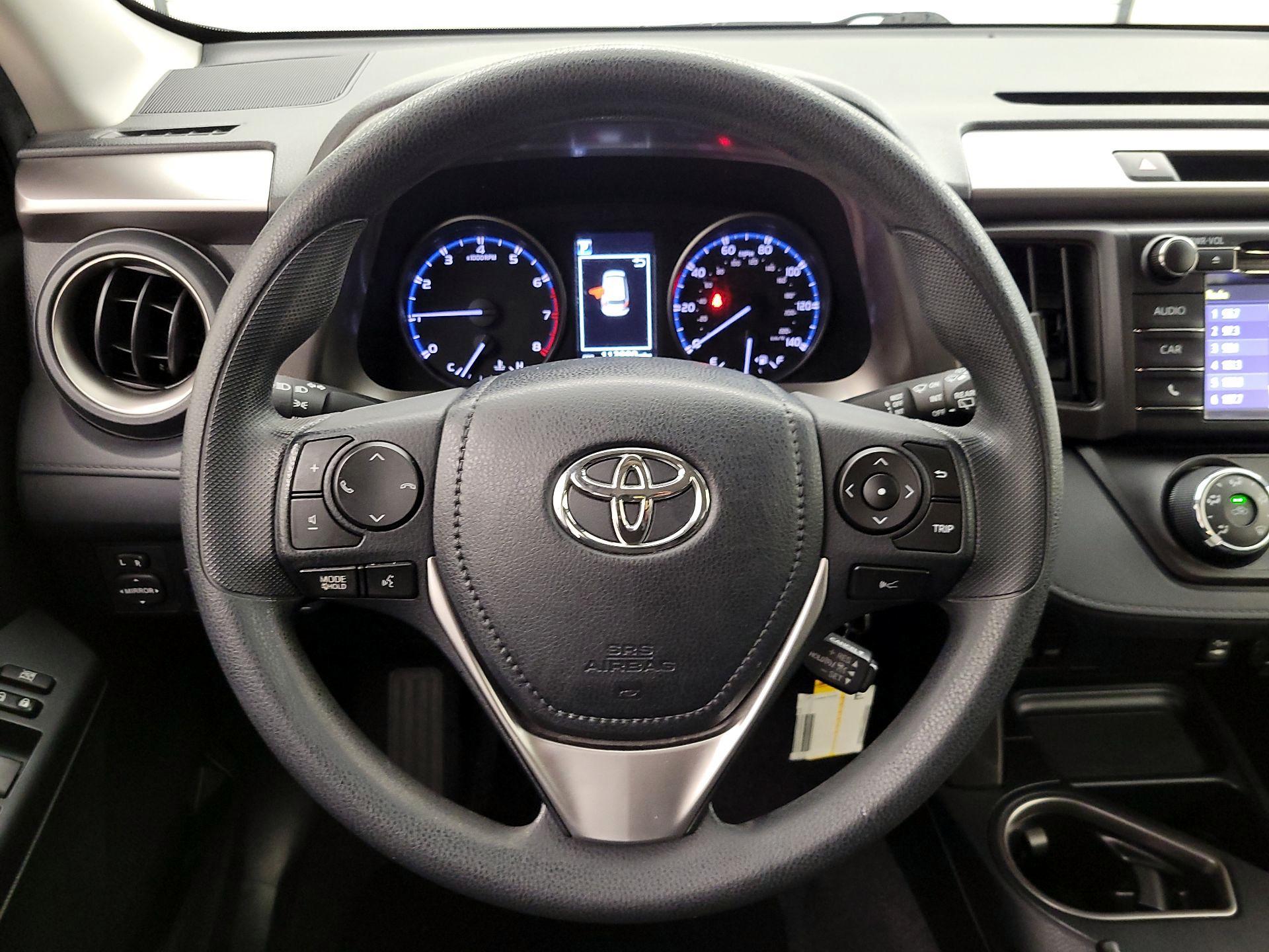 Thumbnail: 2018 Toyota RAV4 - 10