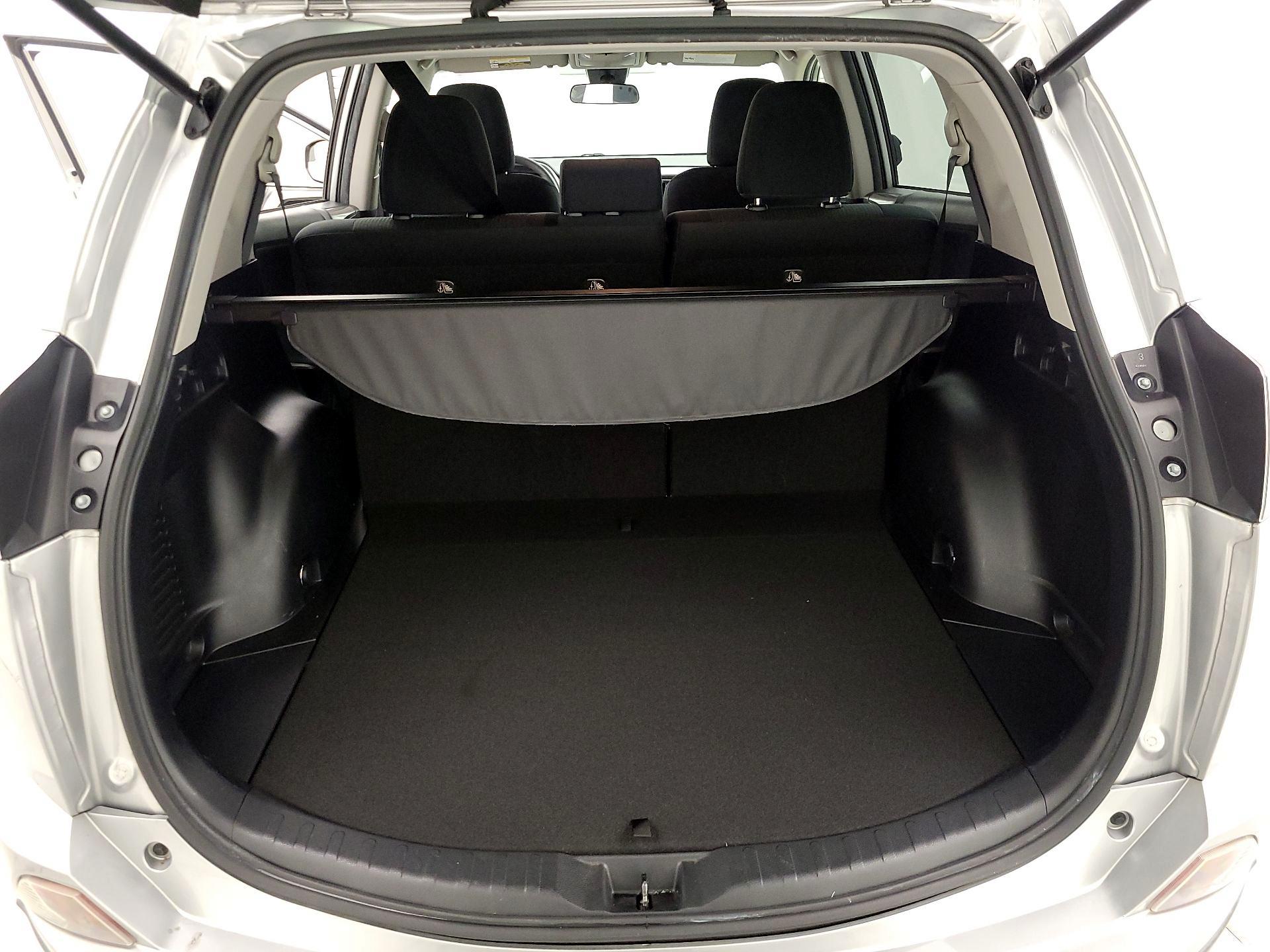 Thumbnail: 2018 Toyota RAV4 - 20